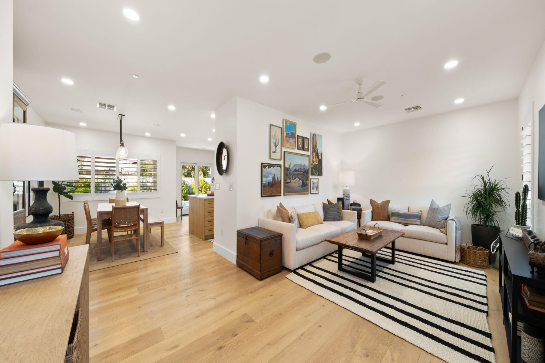 8238 E Wilshire Drive 