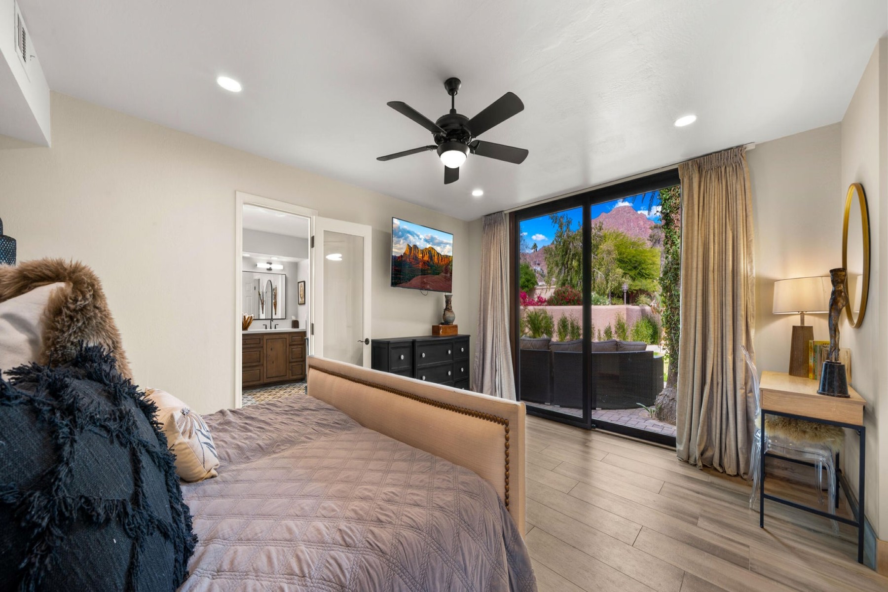 4450 E Camelback Road-Broker Exclusive 4