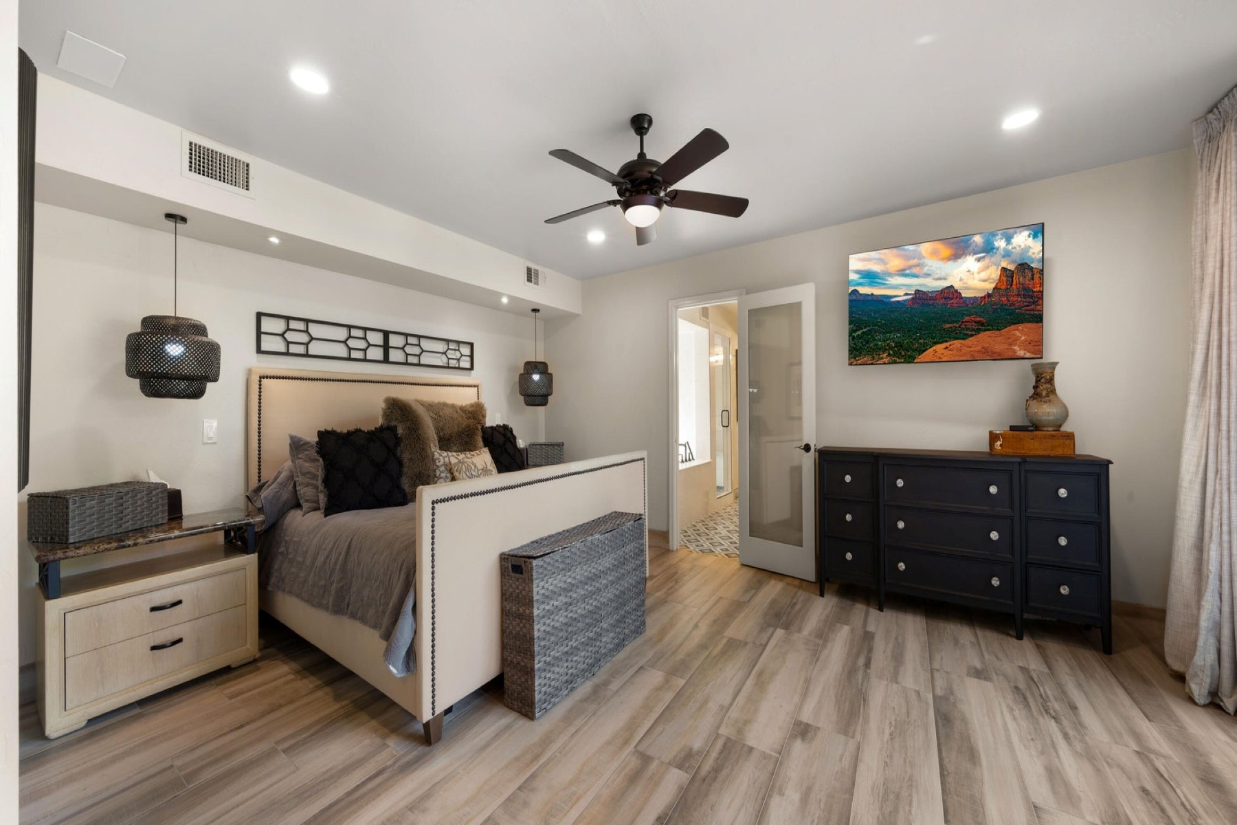 4450 E Camelback Road-Broker Exclusive 4