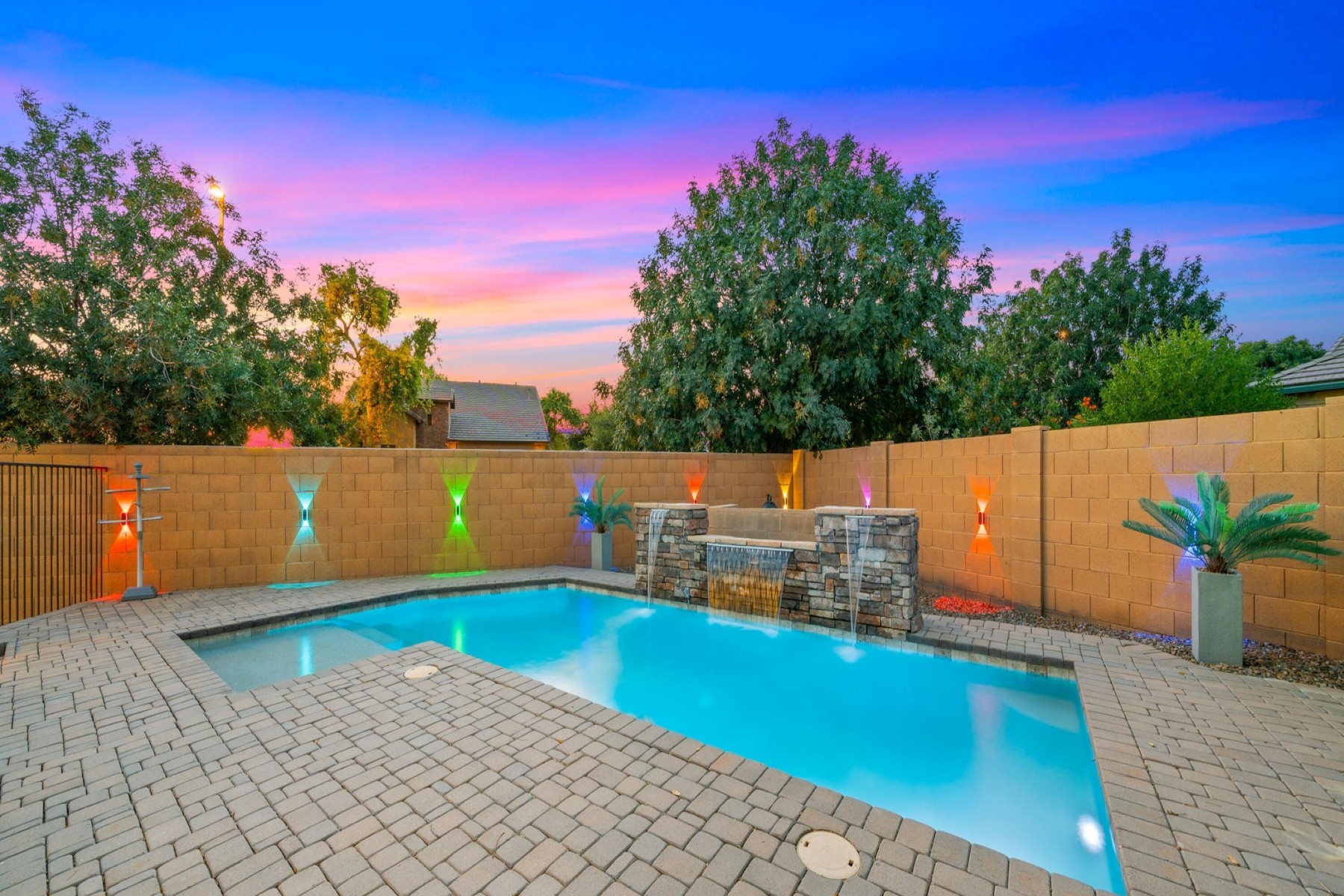 886 E Buckingham Avenue 