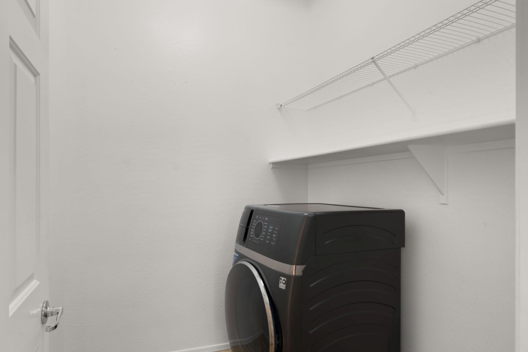 886 E Buckingham Avenue 