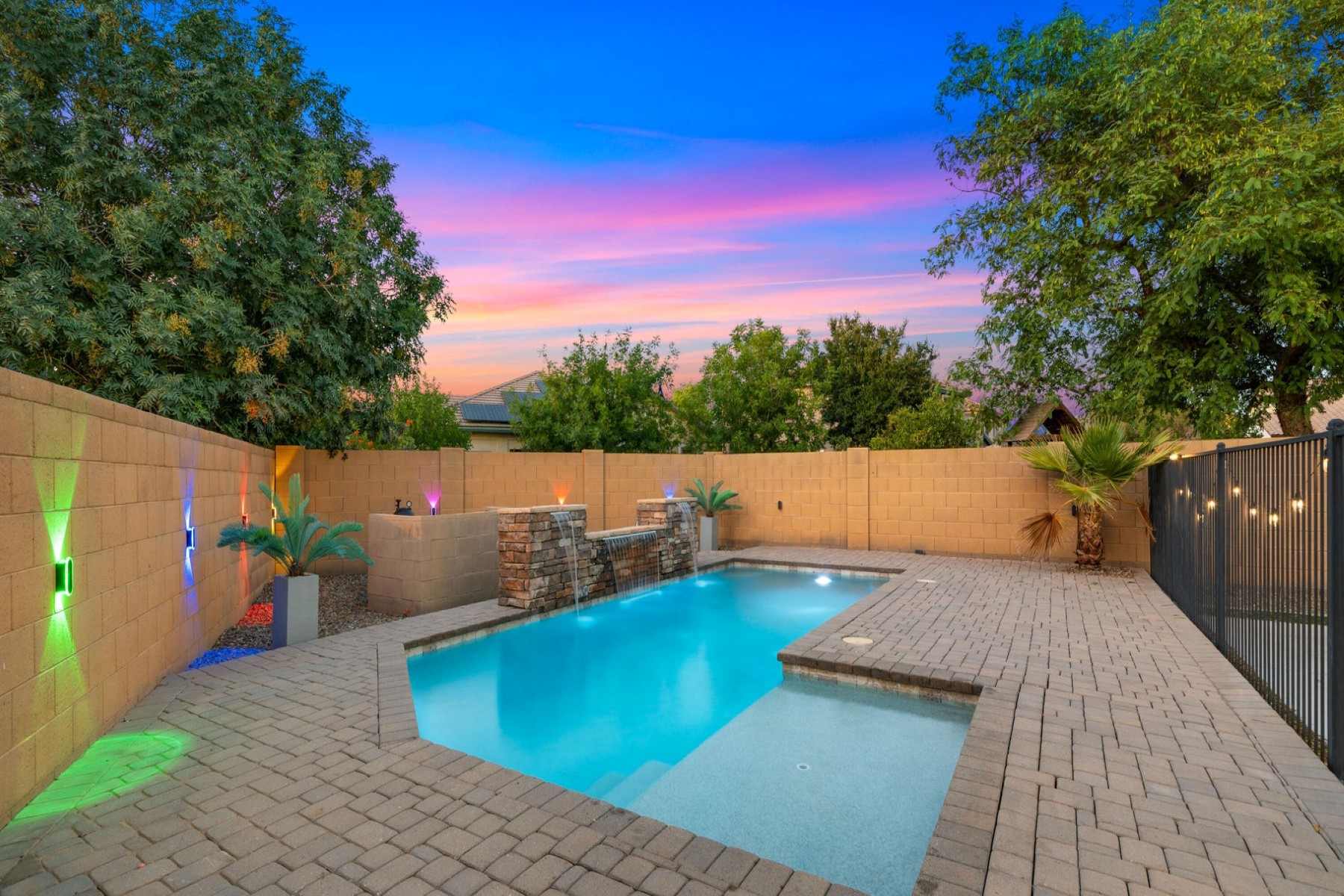 886 E Buckingham Avenue 