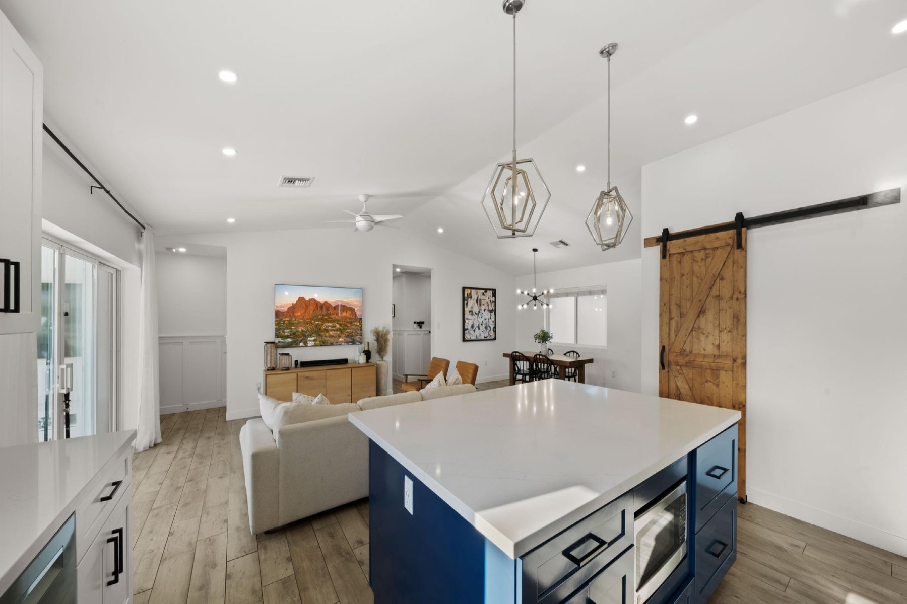 4810 N 31st Place 