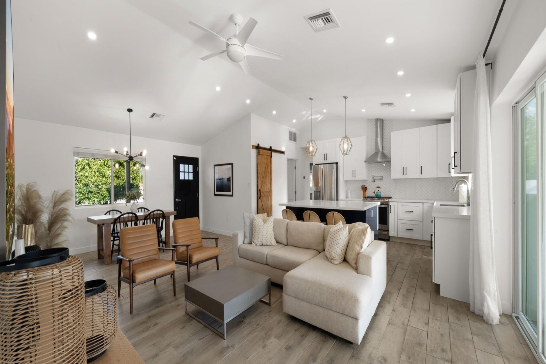 4810 N 31st Place 