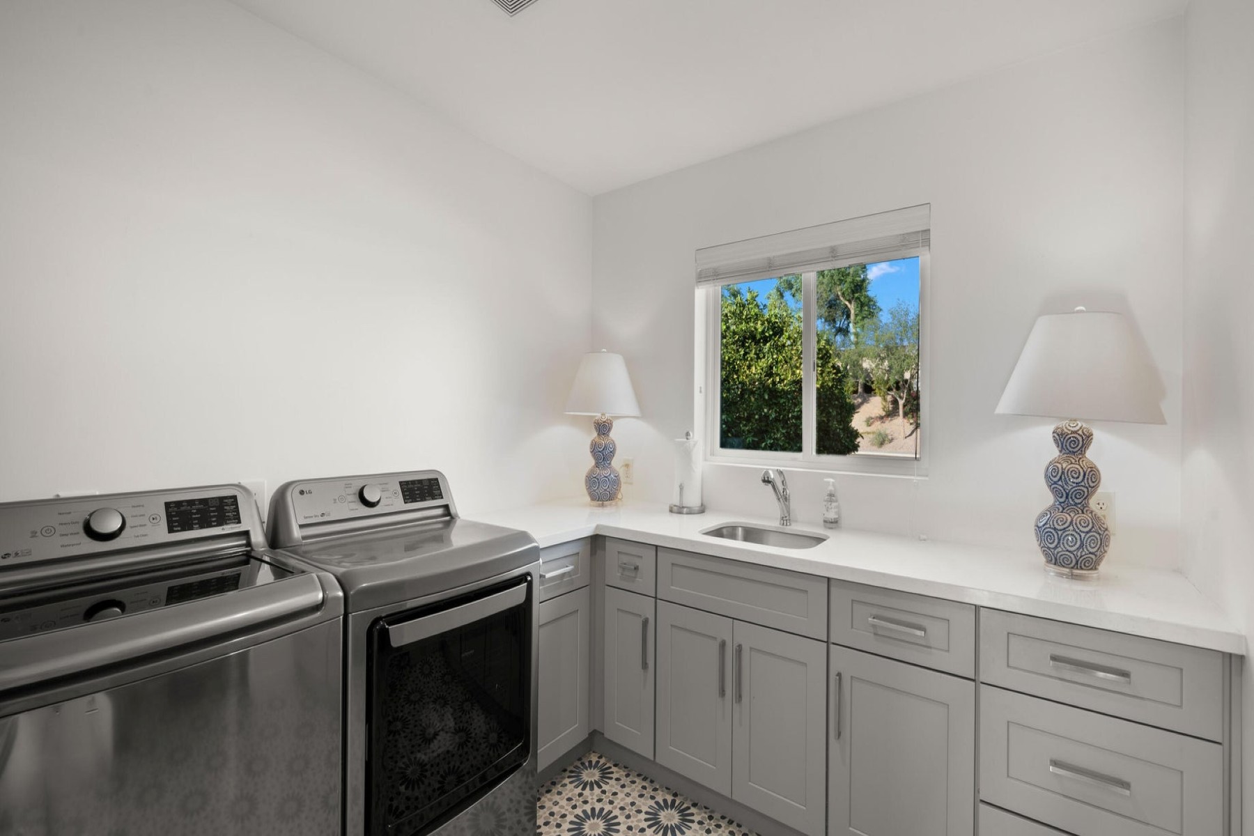 4810 N 31st Place 