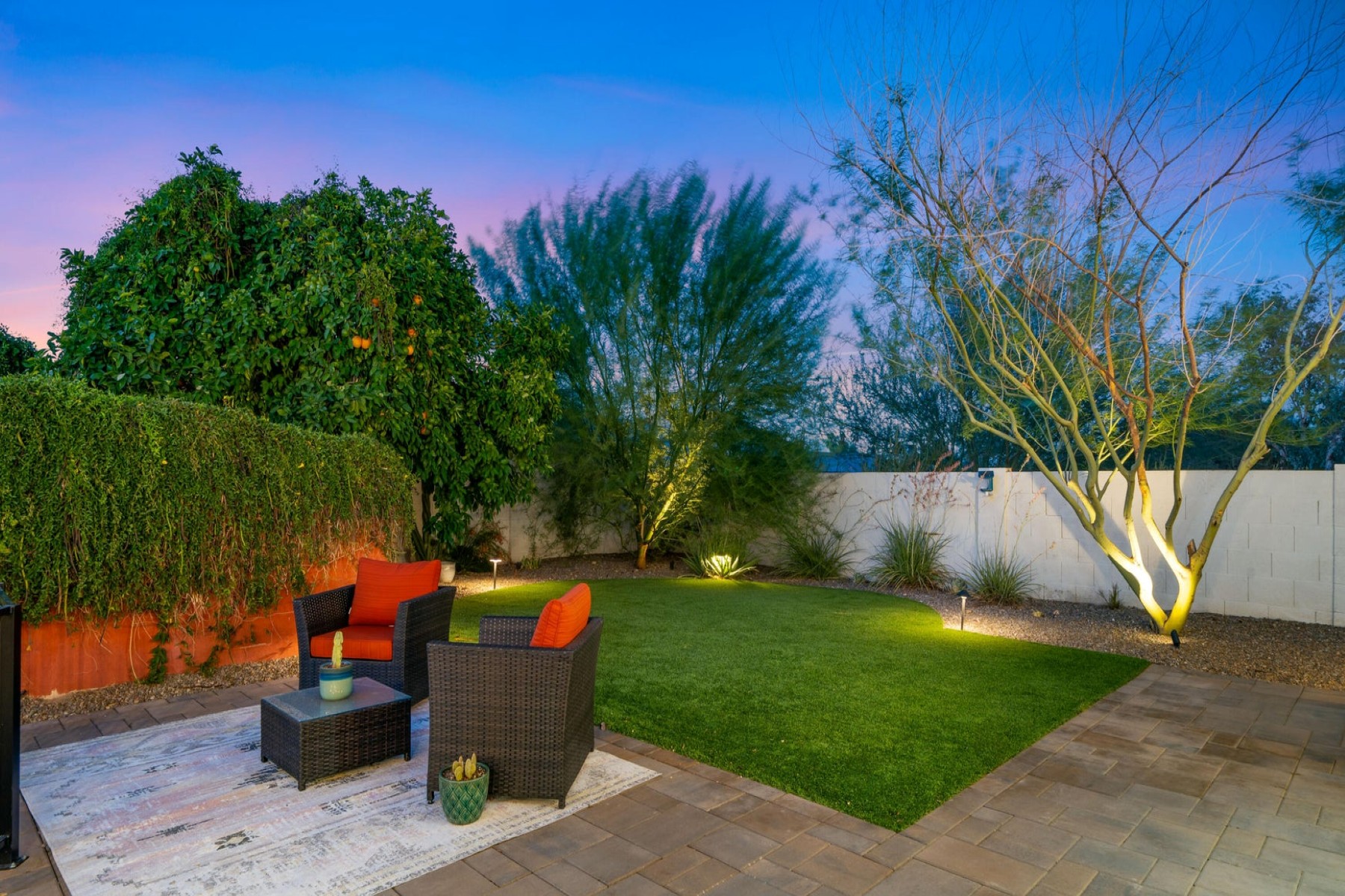 2250 E Sahuaro Drive 