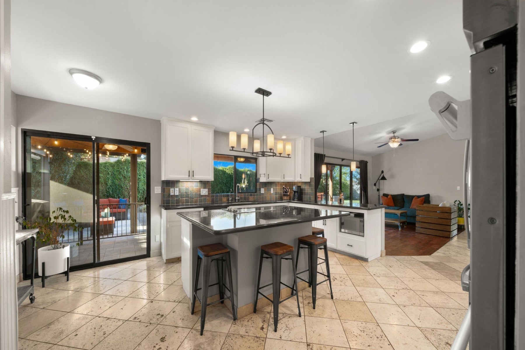 2250 E Sahuaro Drive 