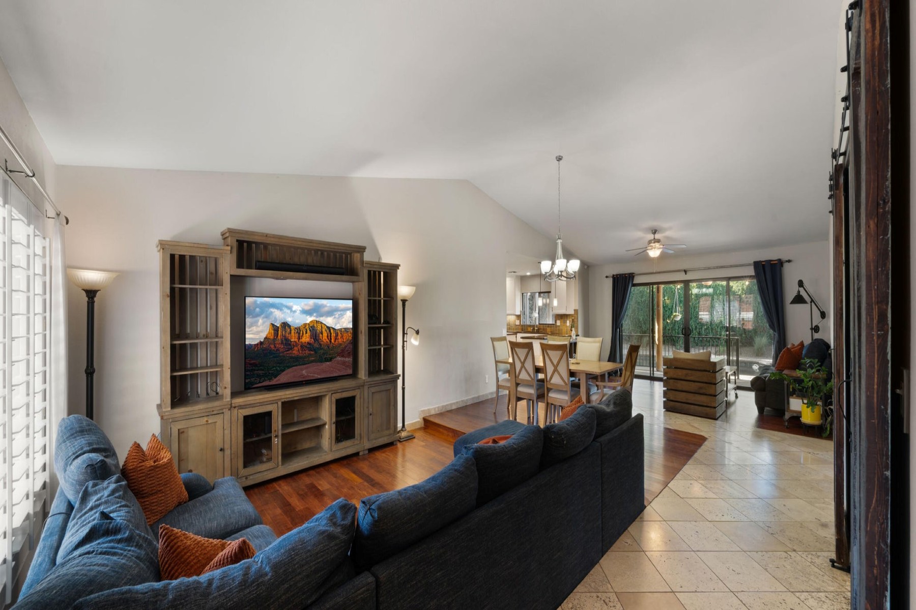 2250 E Sahuaro Drive 