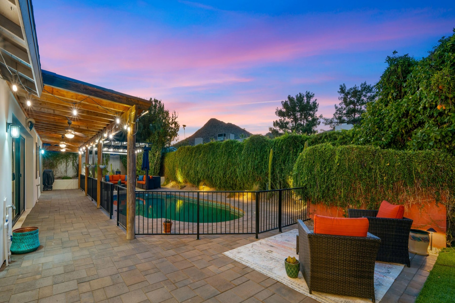 2250 E Sahuaro Drive 