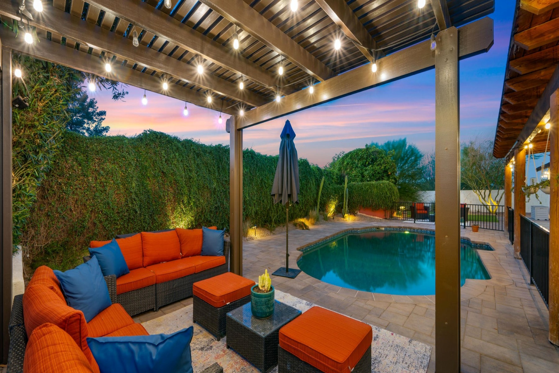 2250 E Sahuaro Drive 