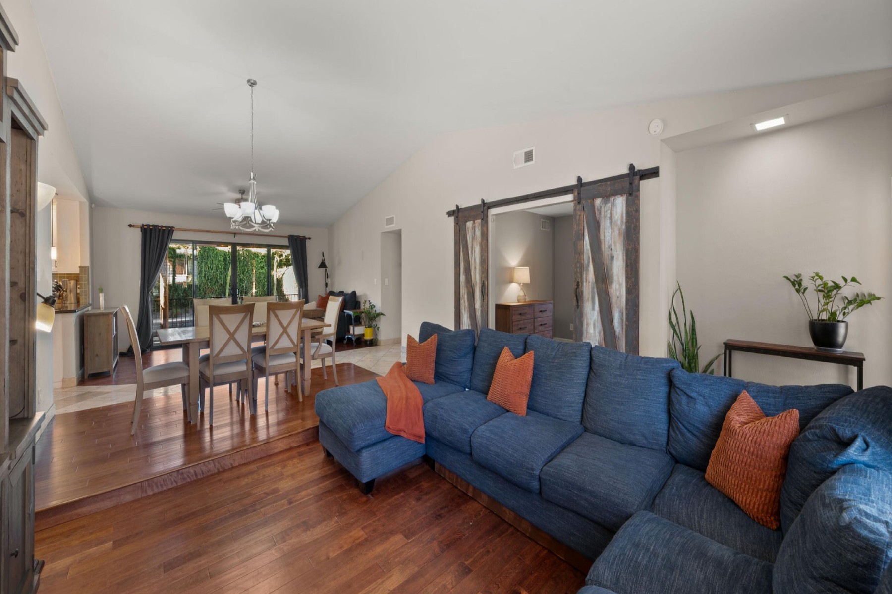 2250 E Sahuaro Drive 