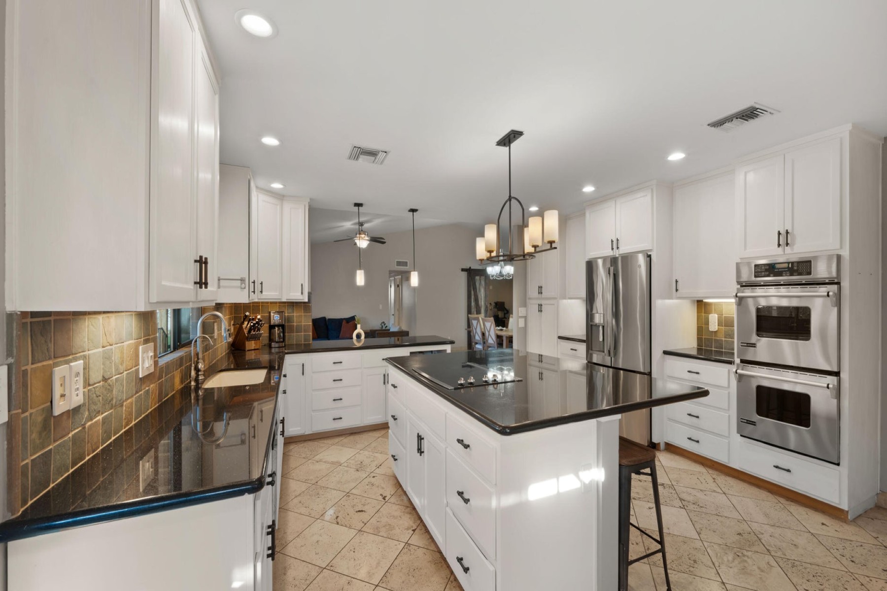 2250 E Sahuaro Drive 