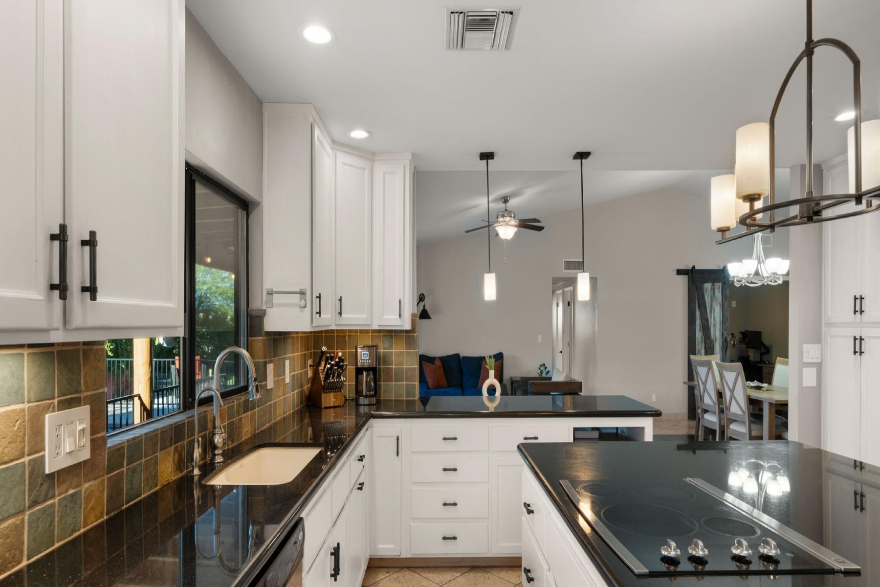 2250 E Sahuaro Drive 