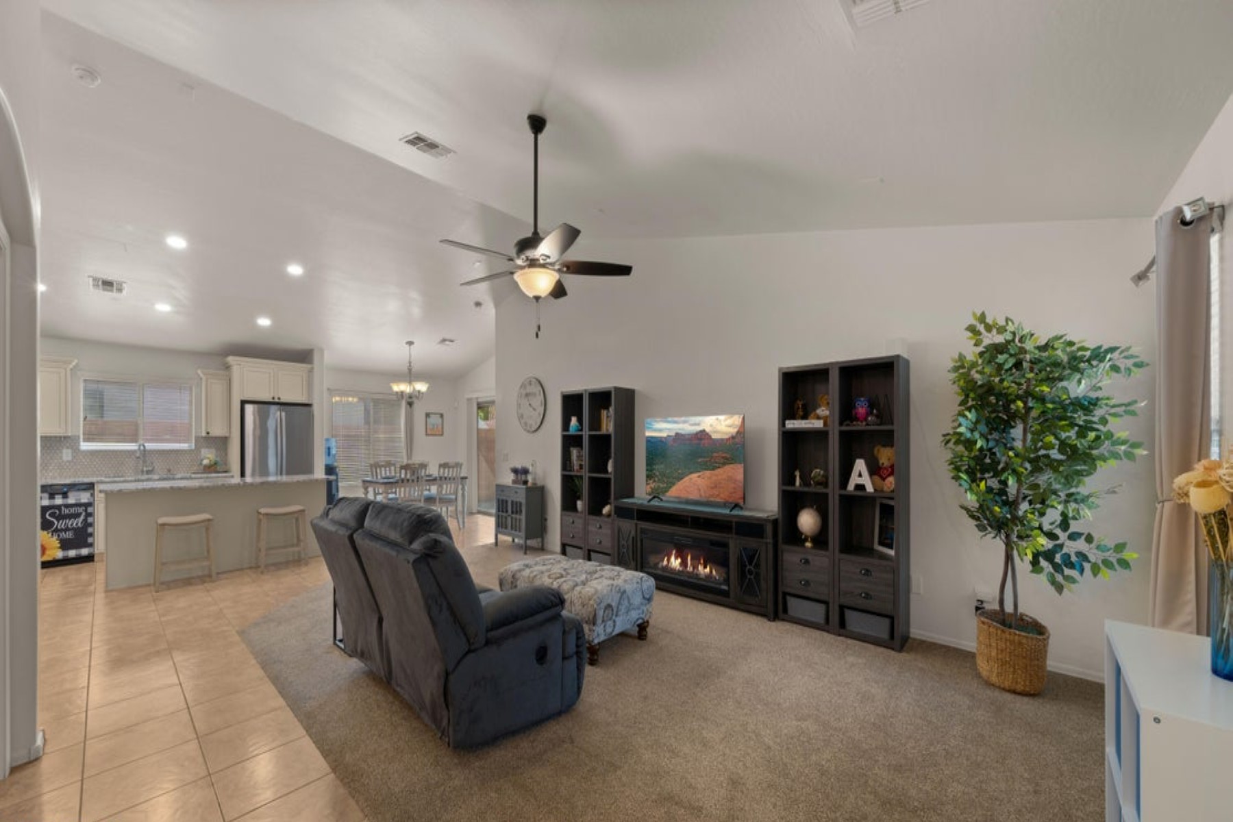 2904 E Mead Drive 