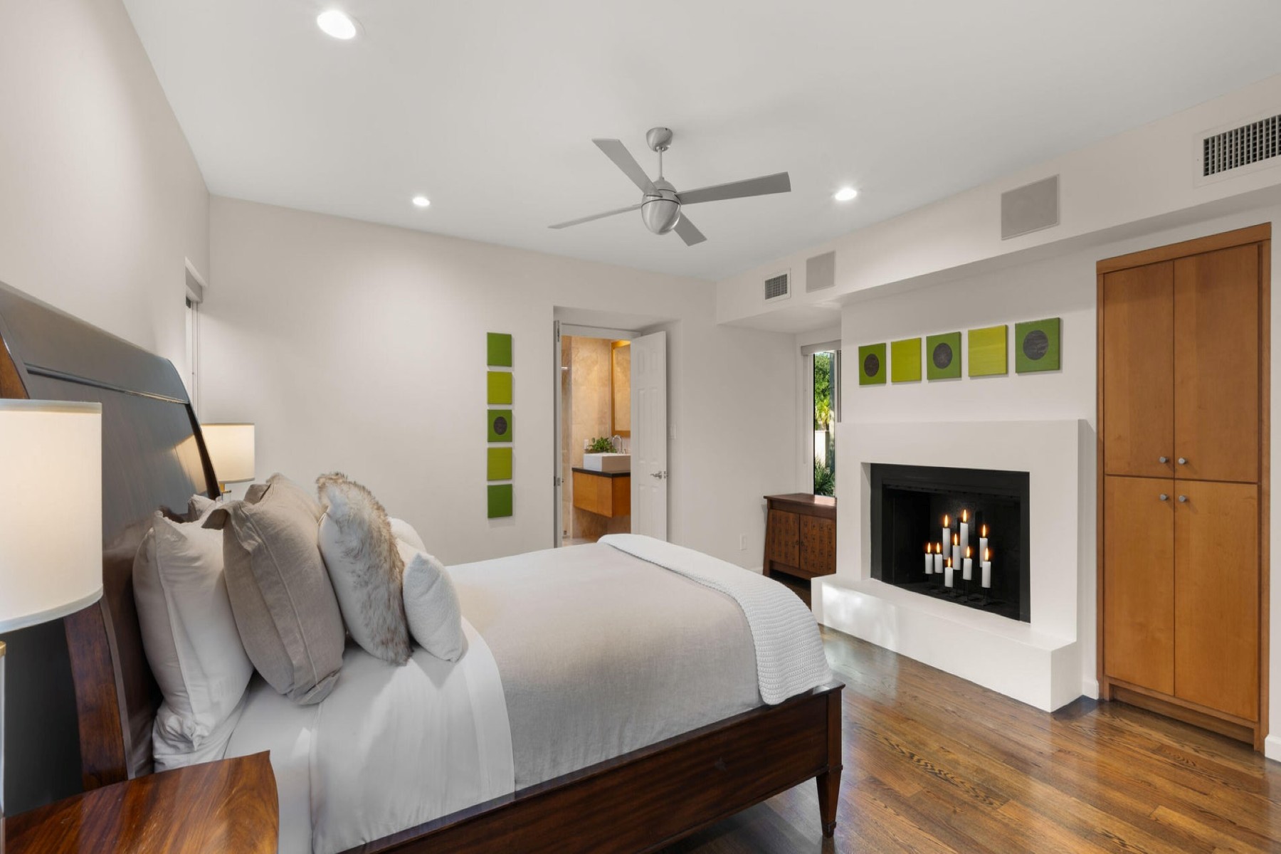 2423 E Marshall Avenue 