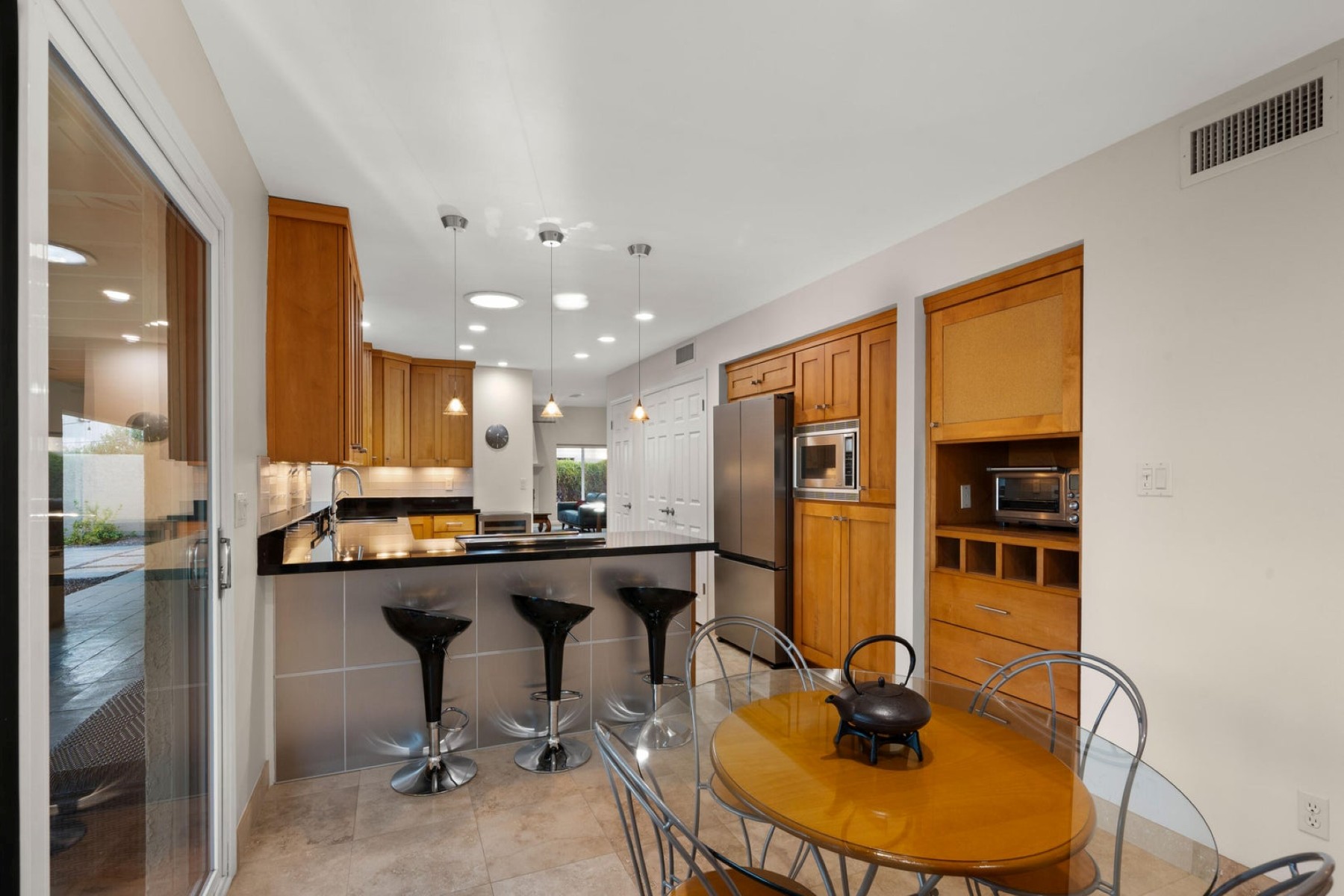 2423 E Marshall Avenue 