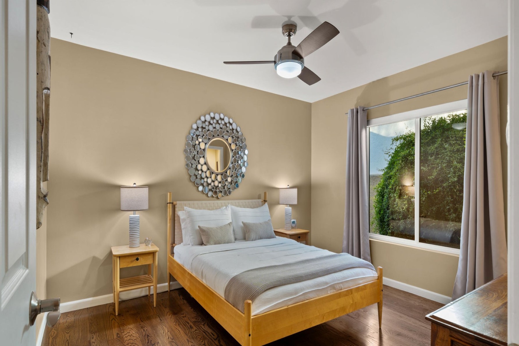 2423 E Marshall Avenue 