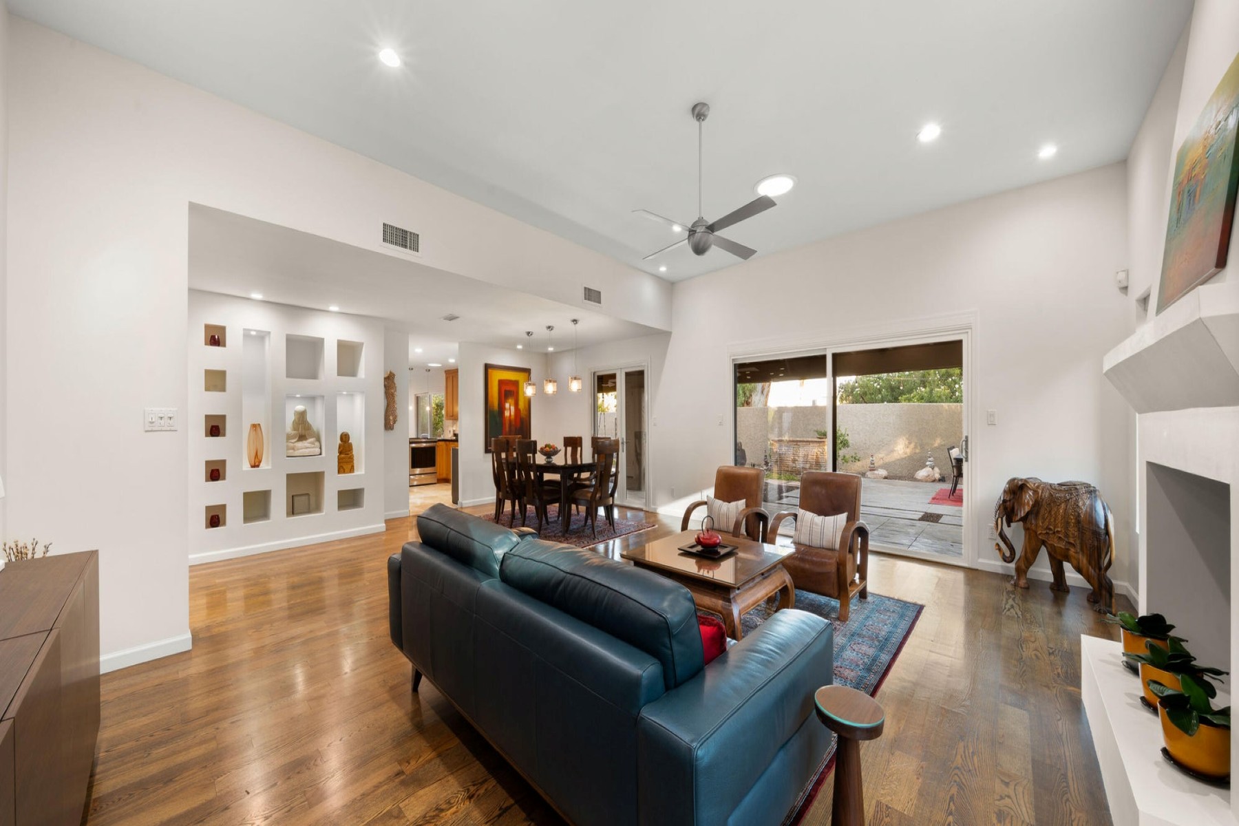 2423 E Marshall Avenue 