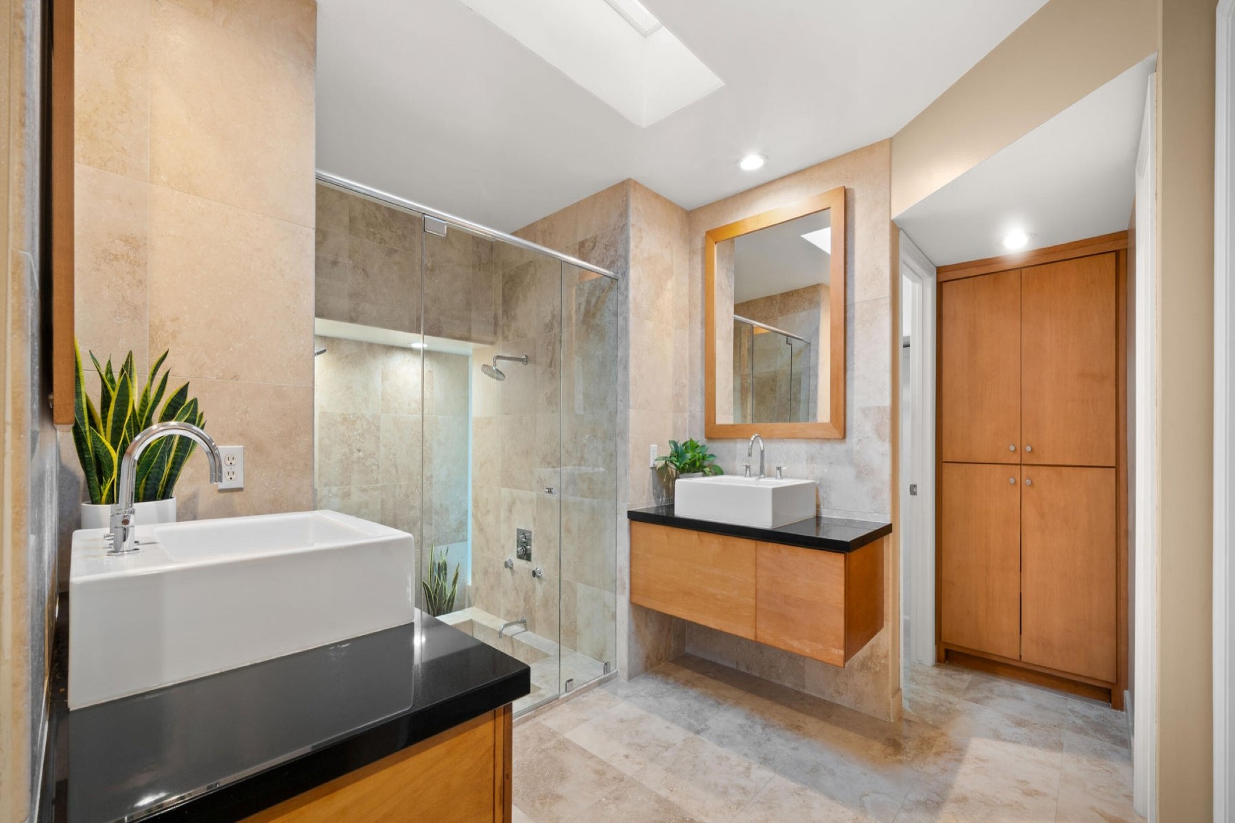 2423 E Marshall Avenue 