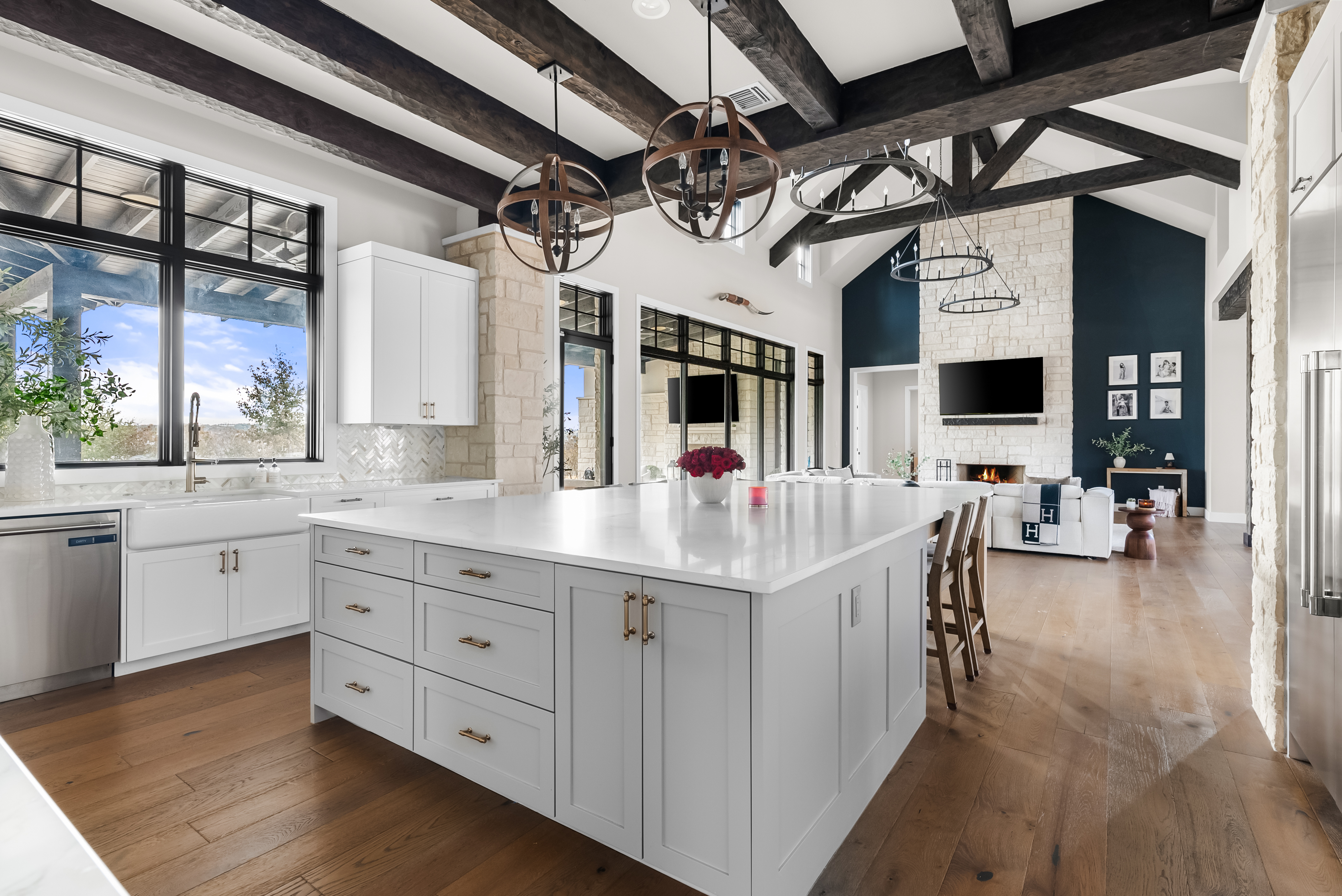 611 Casasanta Trail 