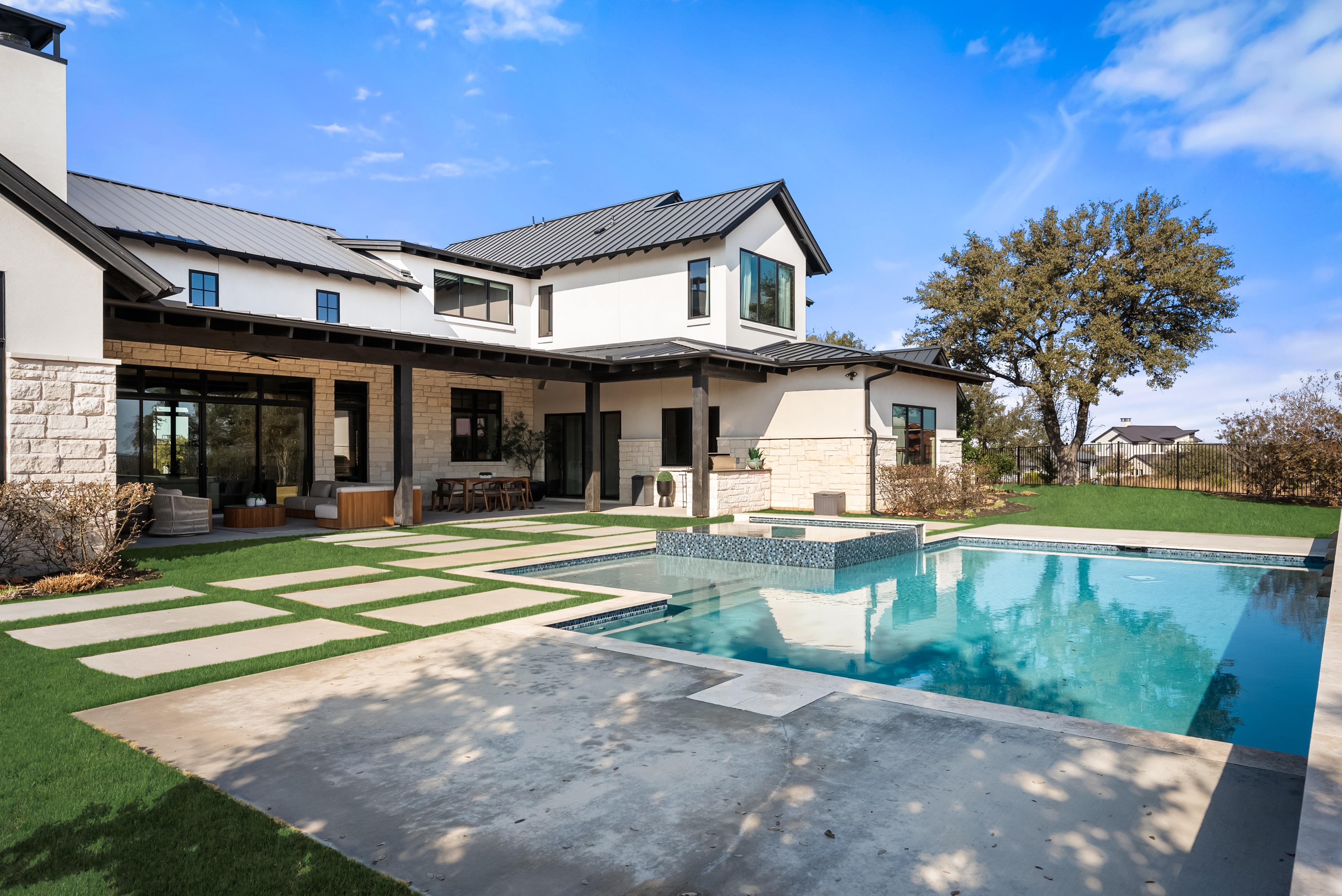 611 Casasanta Trail 