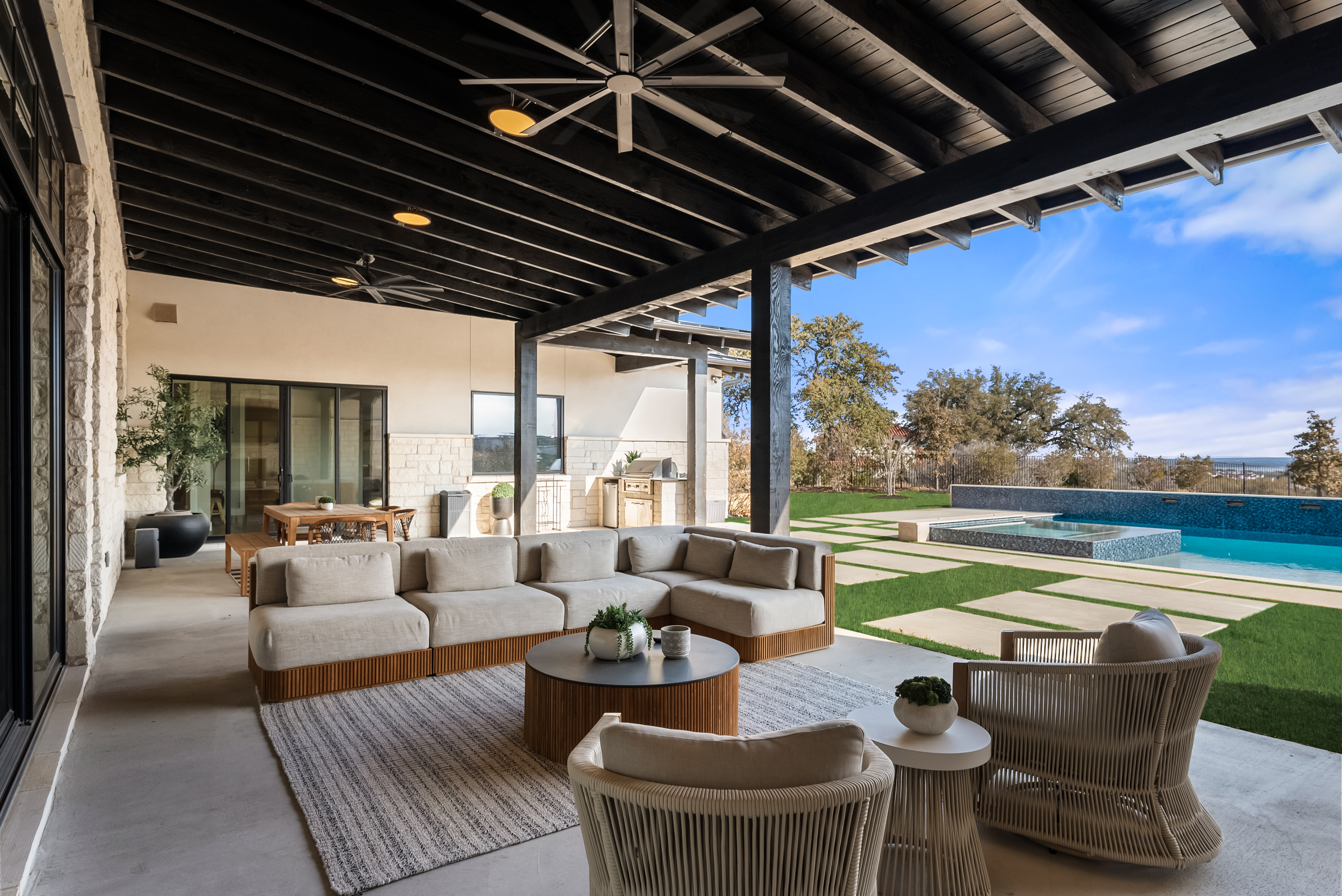 611 Casasanta Trail 