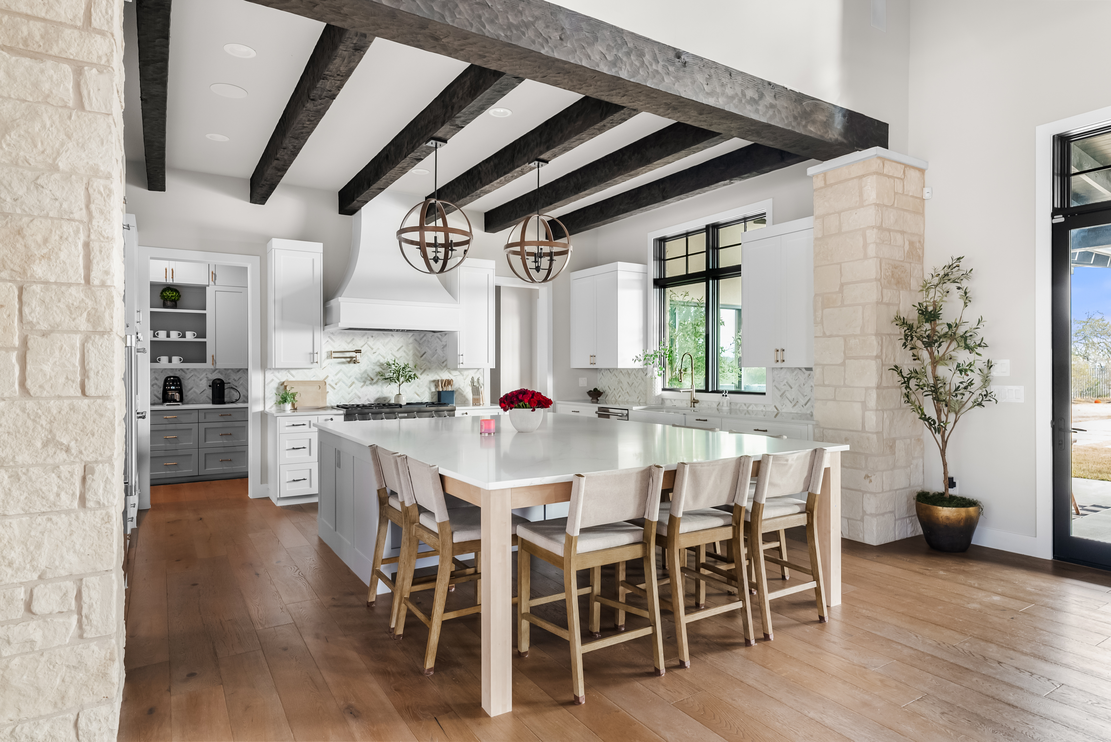 611 Casasanta Trail 