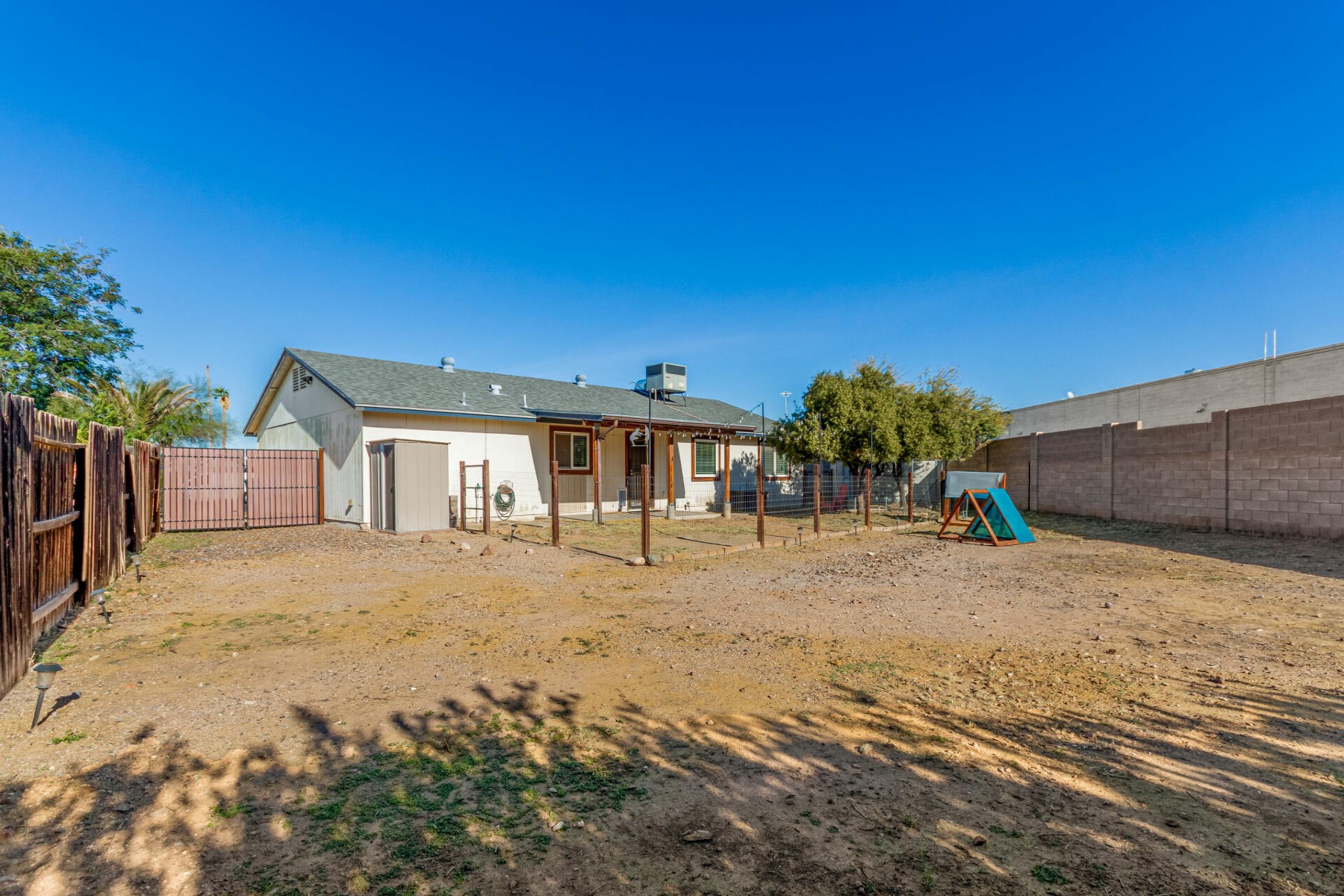 2323 E Kathleen Road 