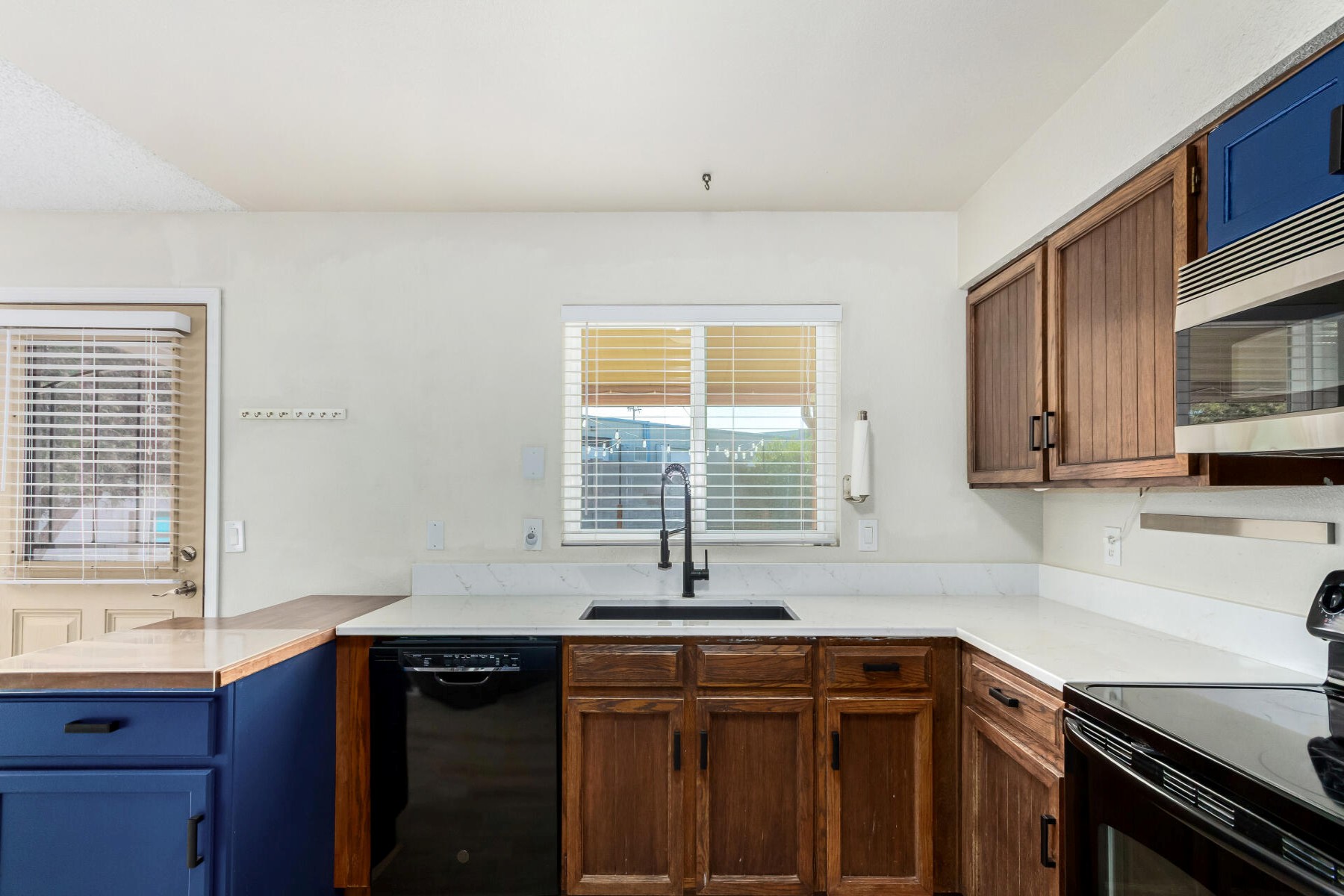 2323 E Kathleen Road 