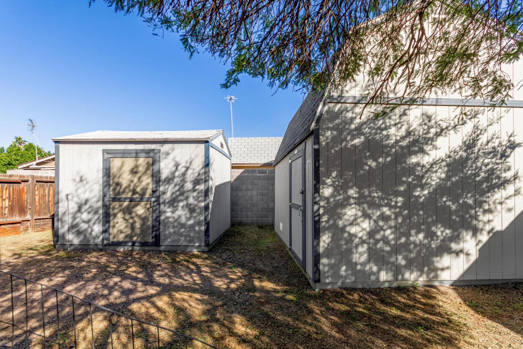 2323 E Kathleen Road 