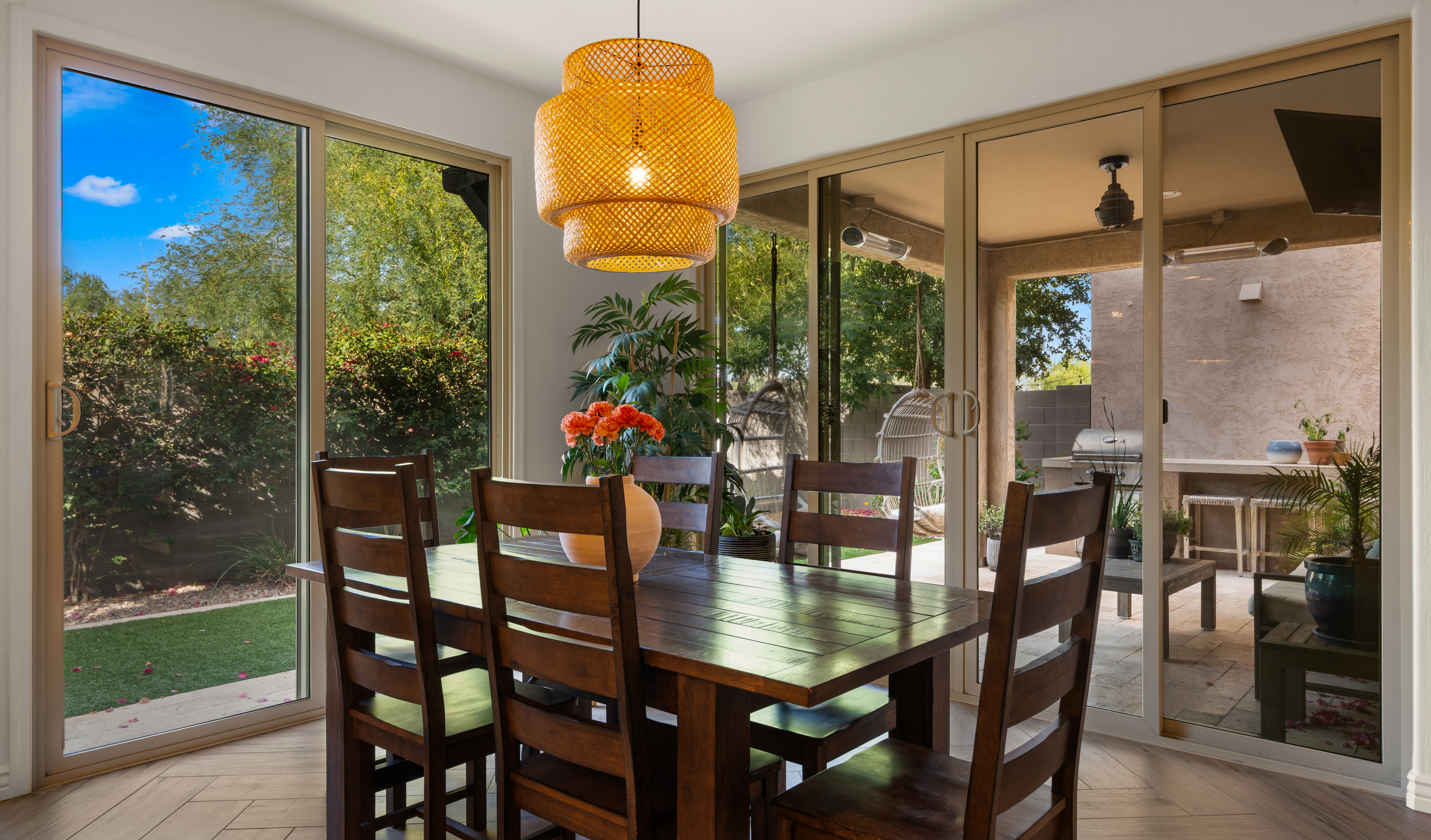 4724 E Parkside Lane 