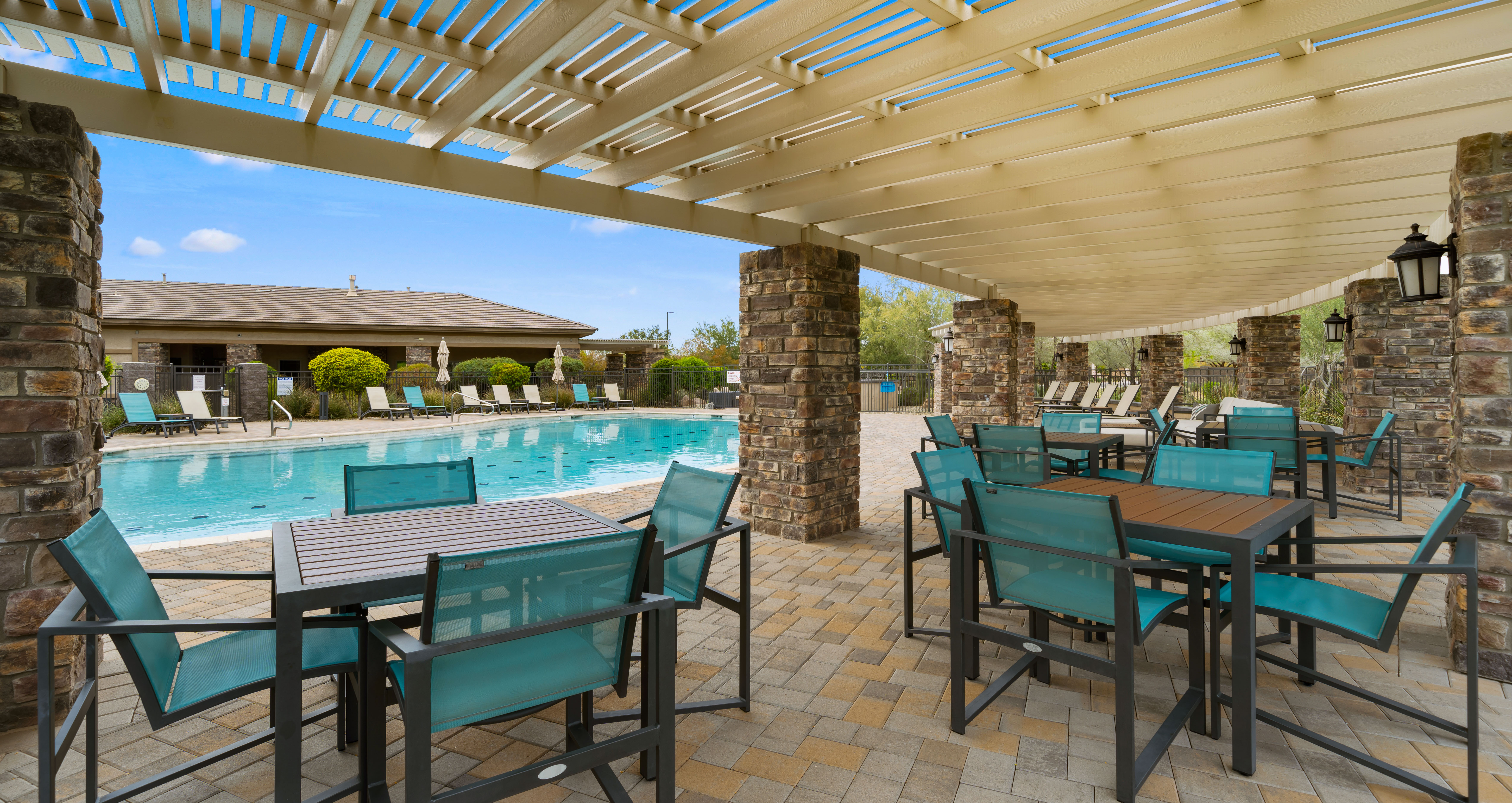 4724 E Parkside Lane 