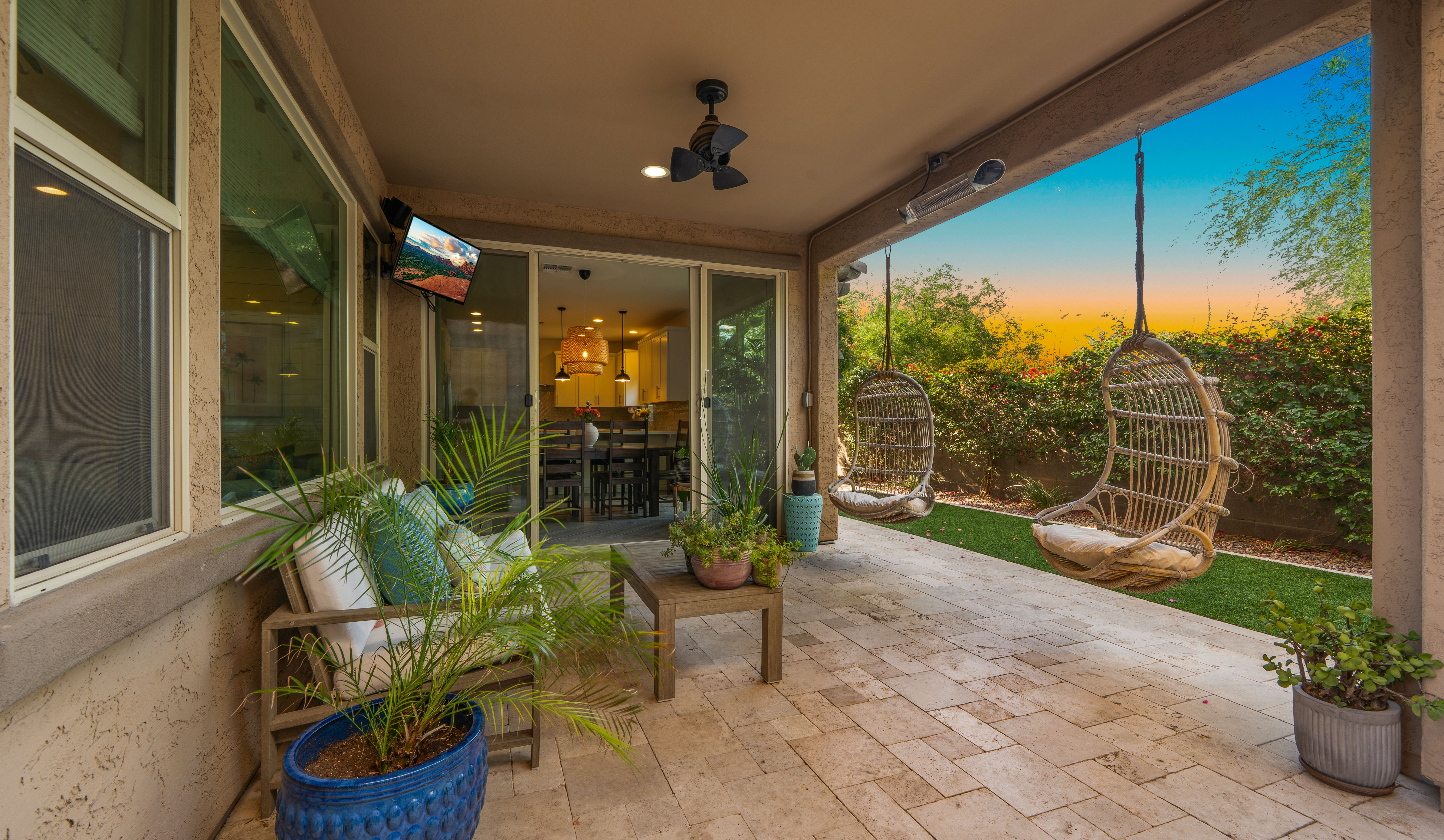 4724 E Parkside Lane 