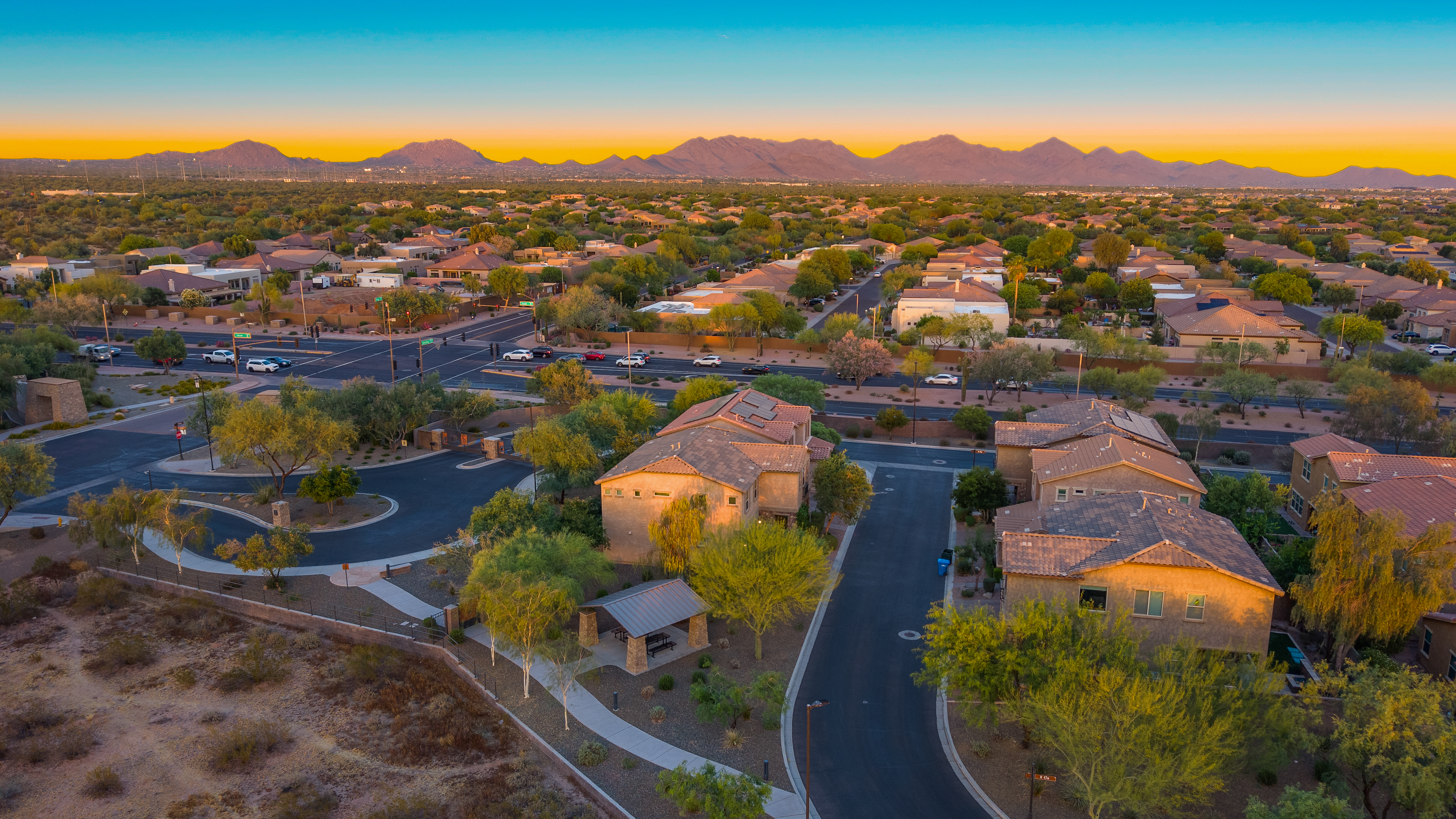 4724 E Parkside Lane 