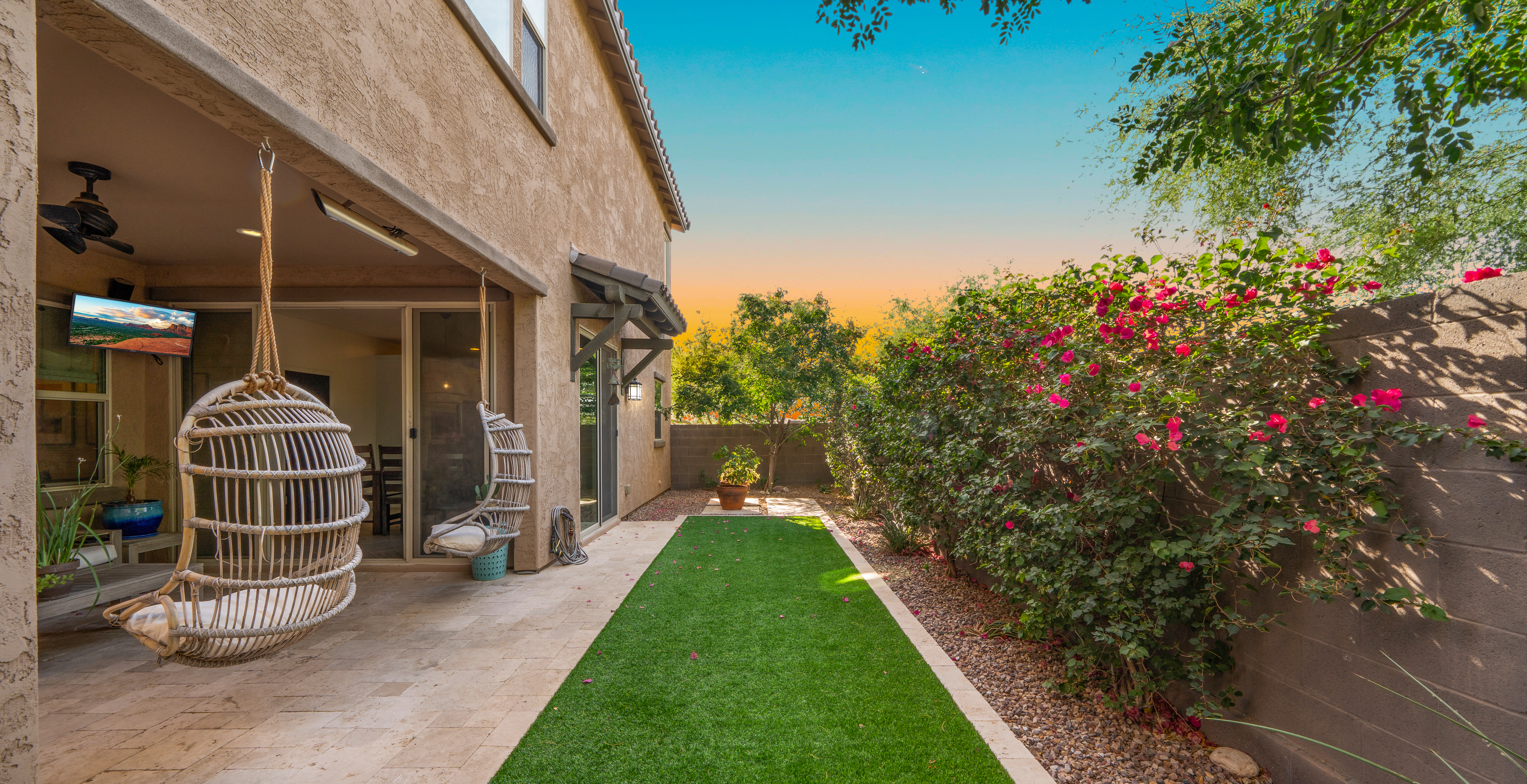 4724 E Parkside Lane 