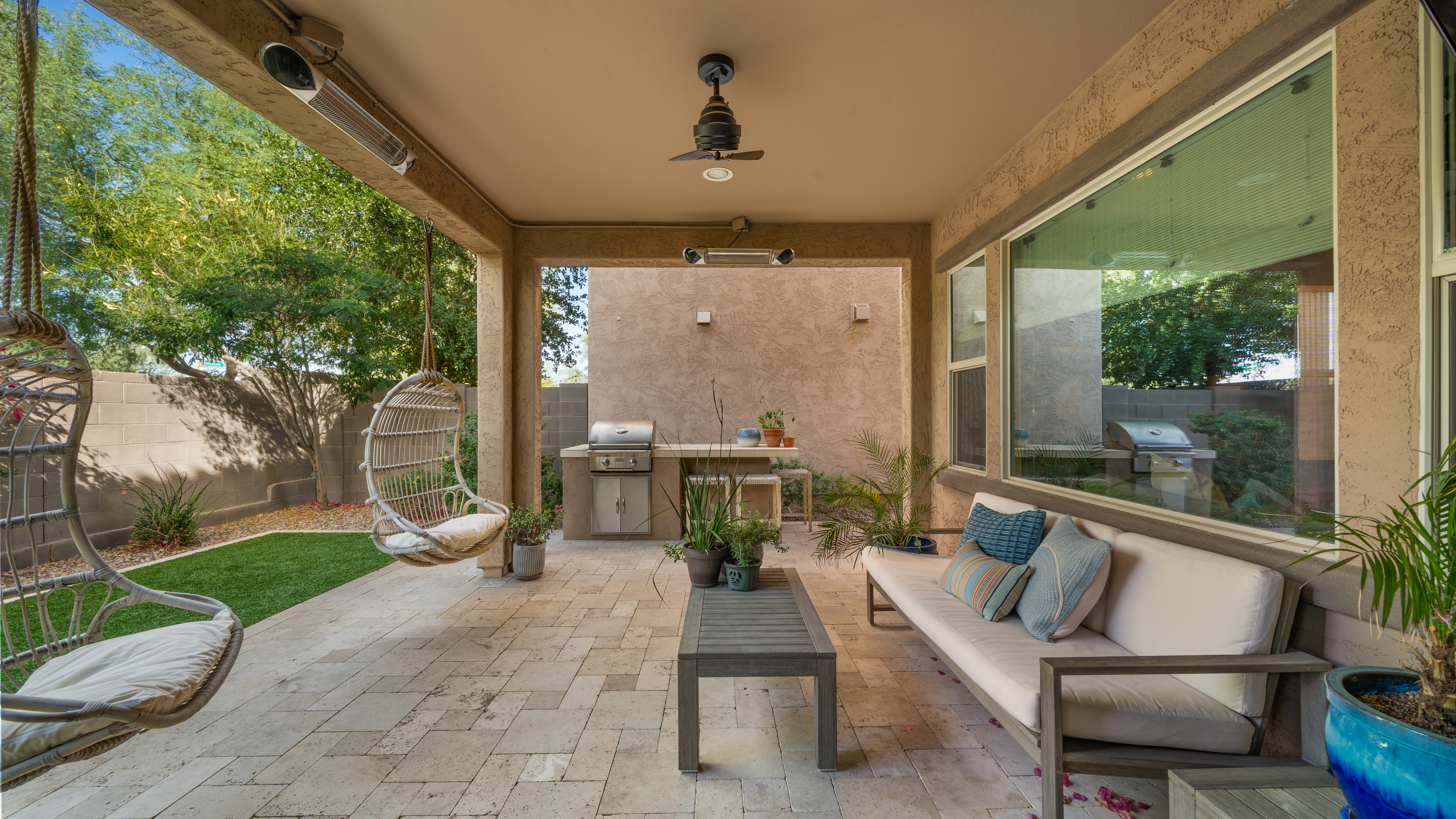 4724 E Parkside Lane 