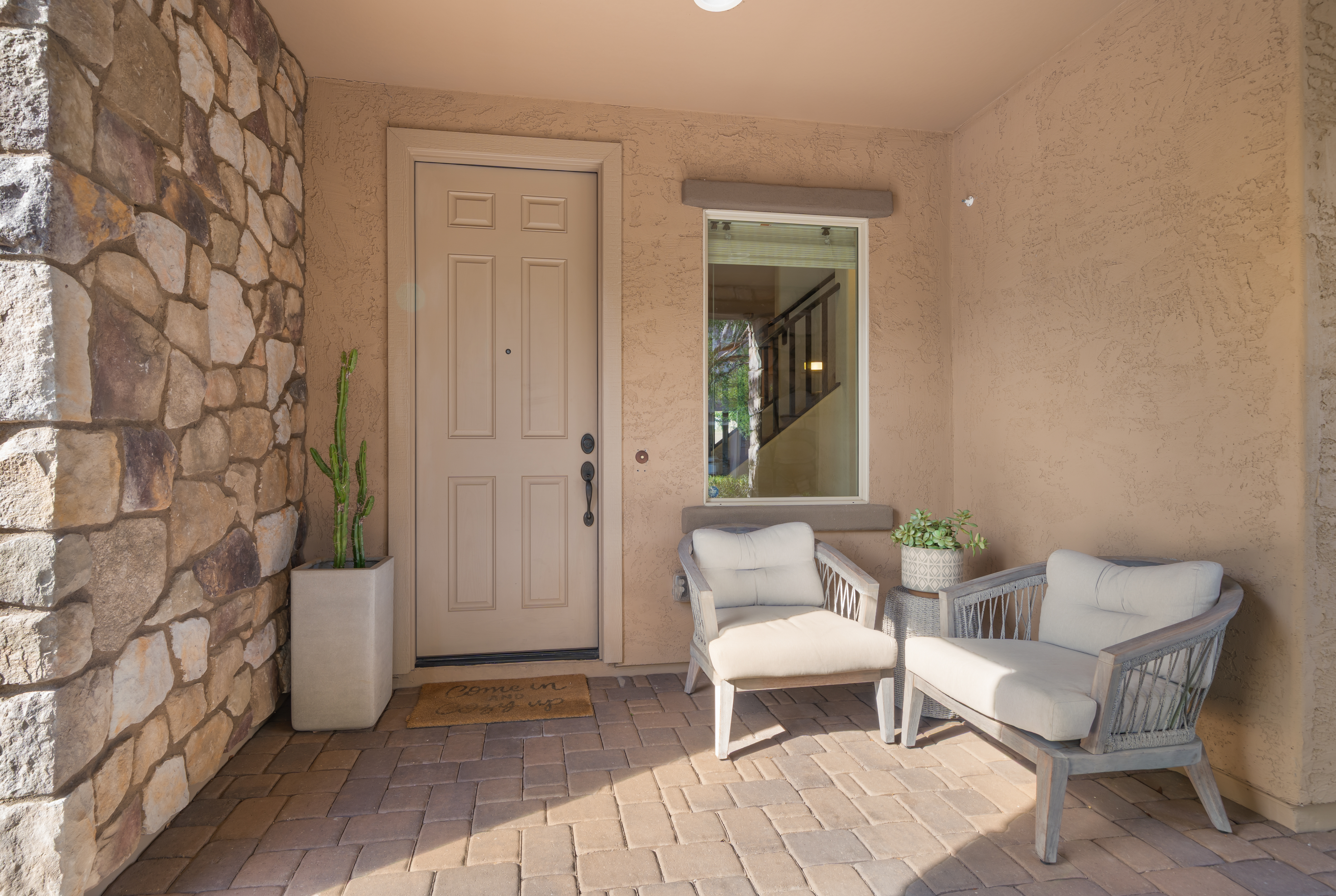 4724 E Parkside Lane 