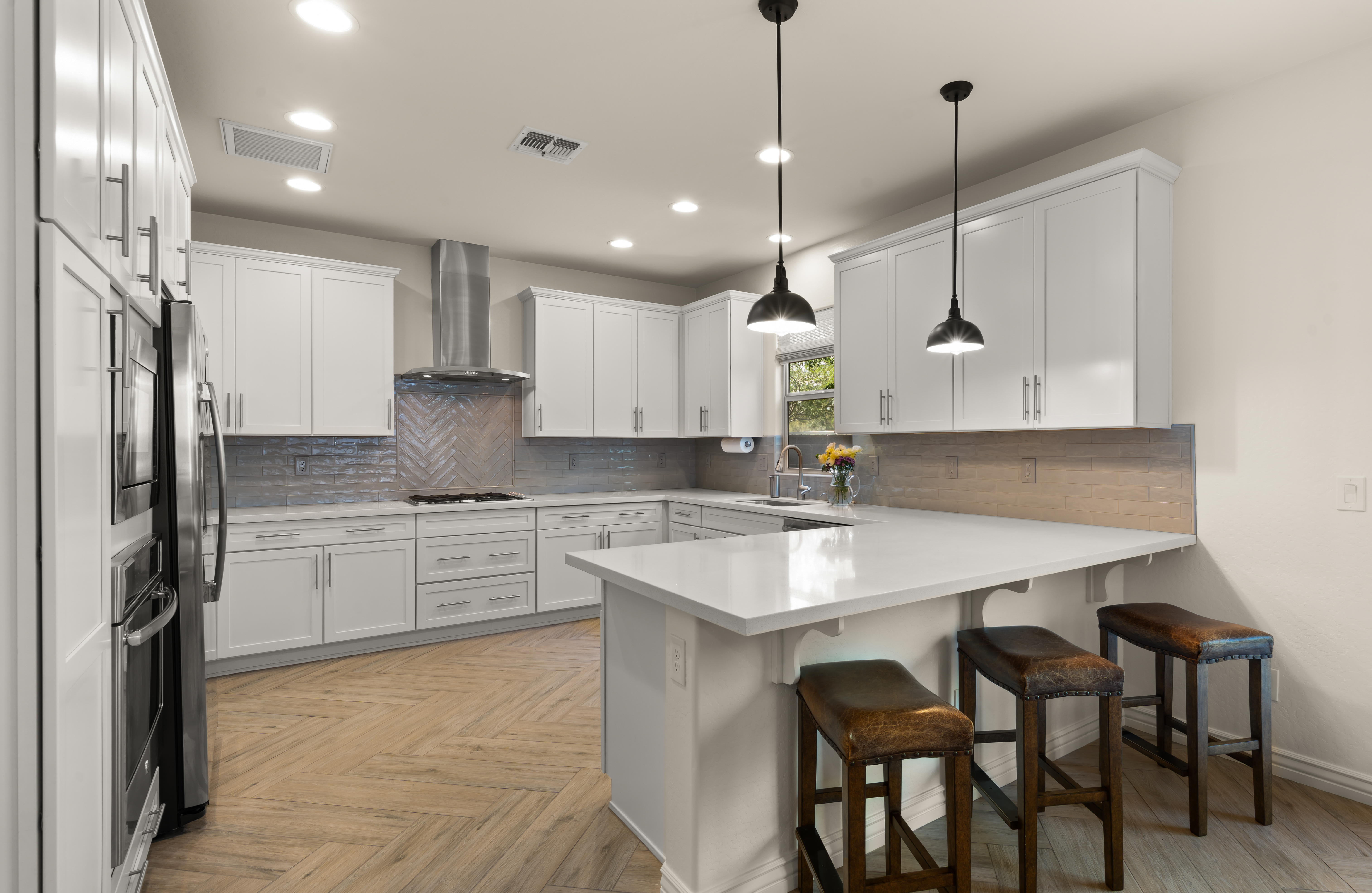 4724 E Parkside Lane 