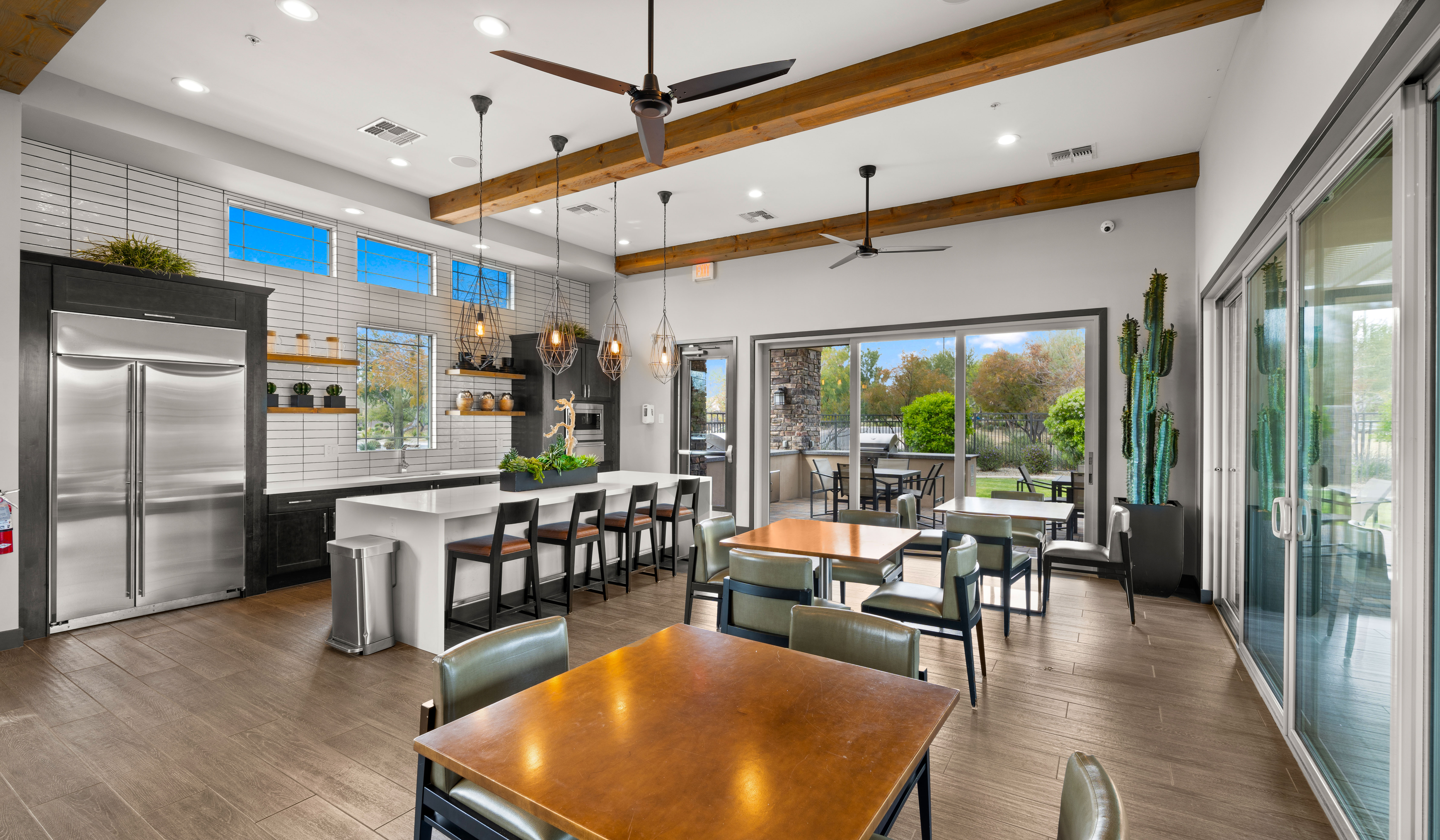 4724 E Parkside Lane 