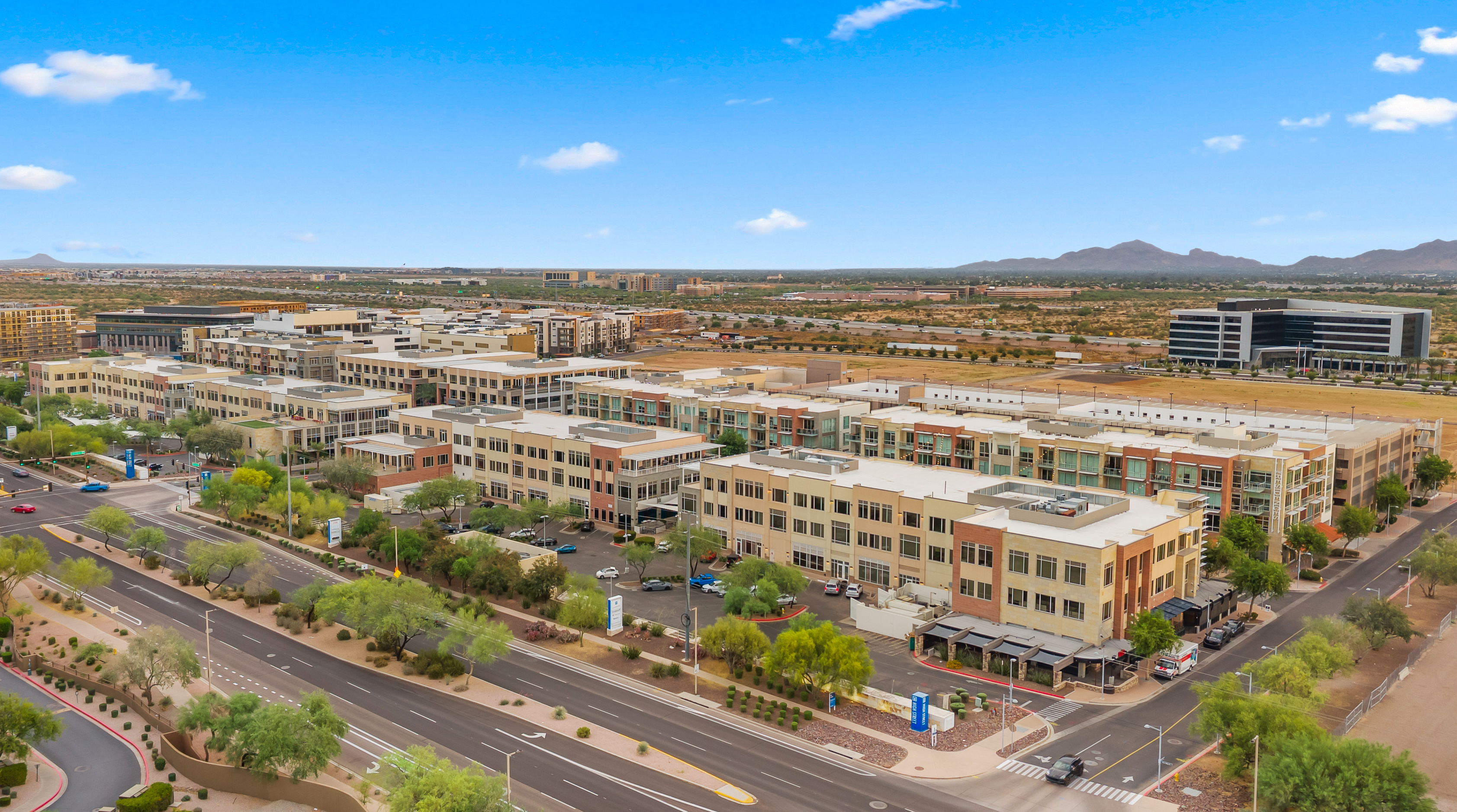 4724 E Parkside Lane 