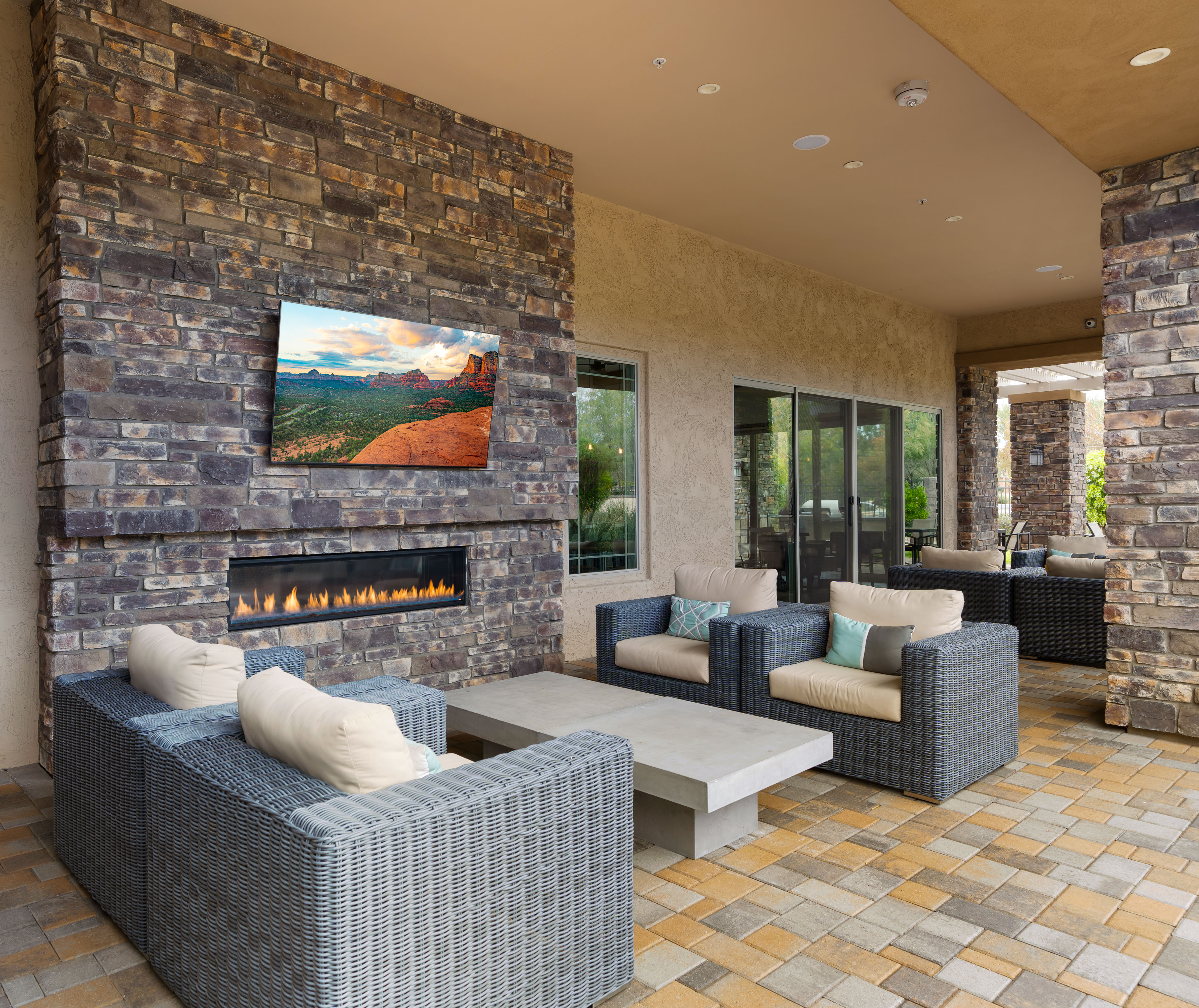 4724 E Parkside Lane 