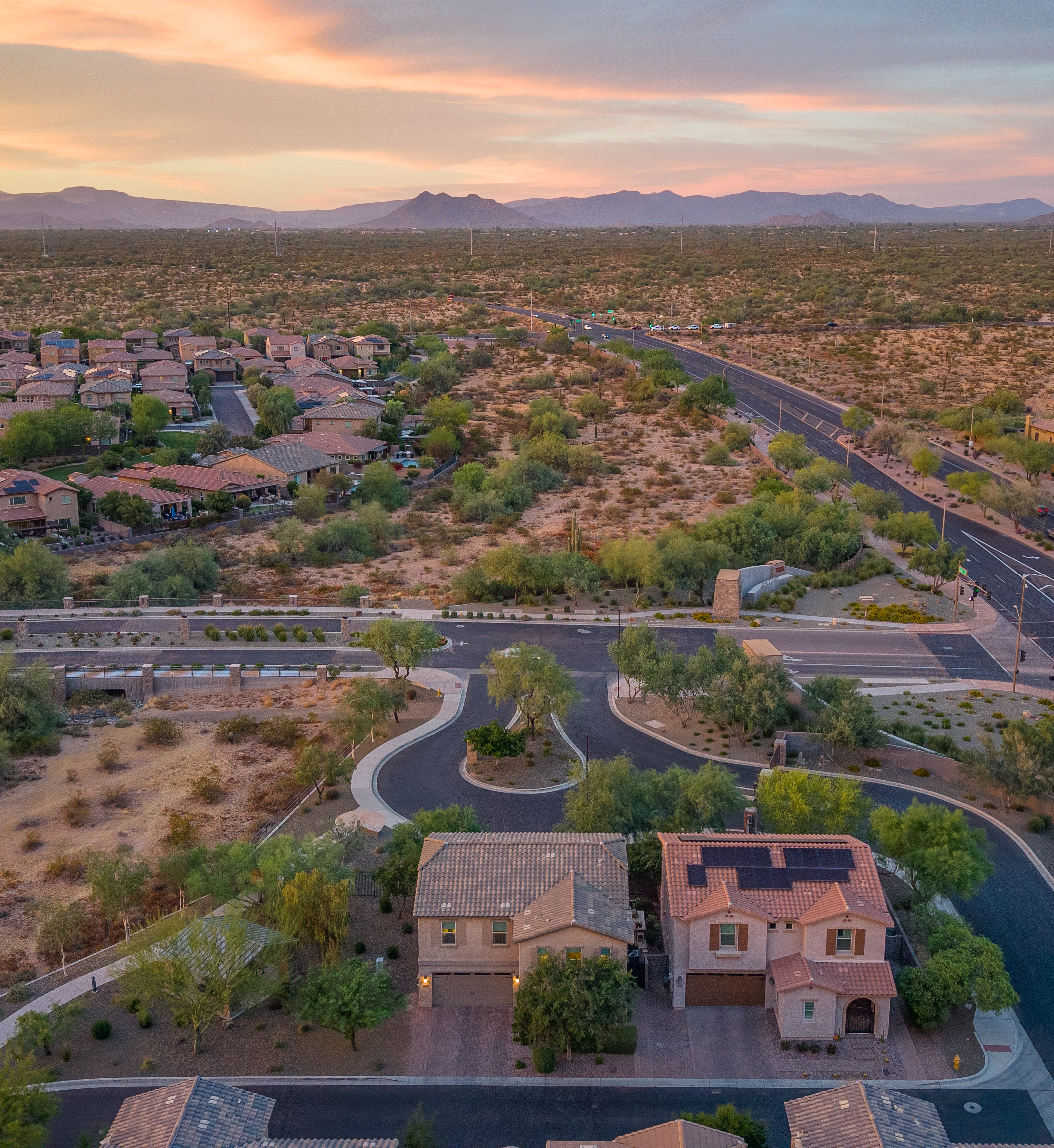 4724 E Parkside Lane 