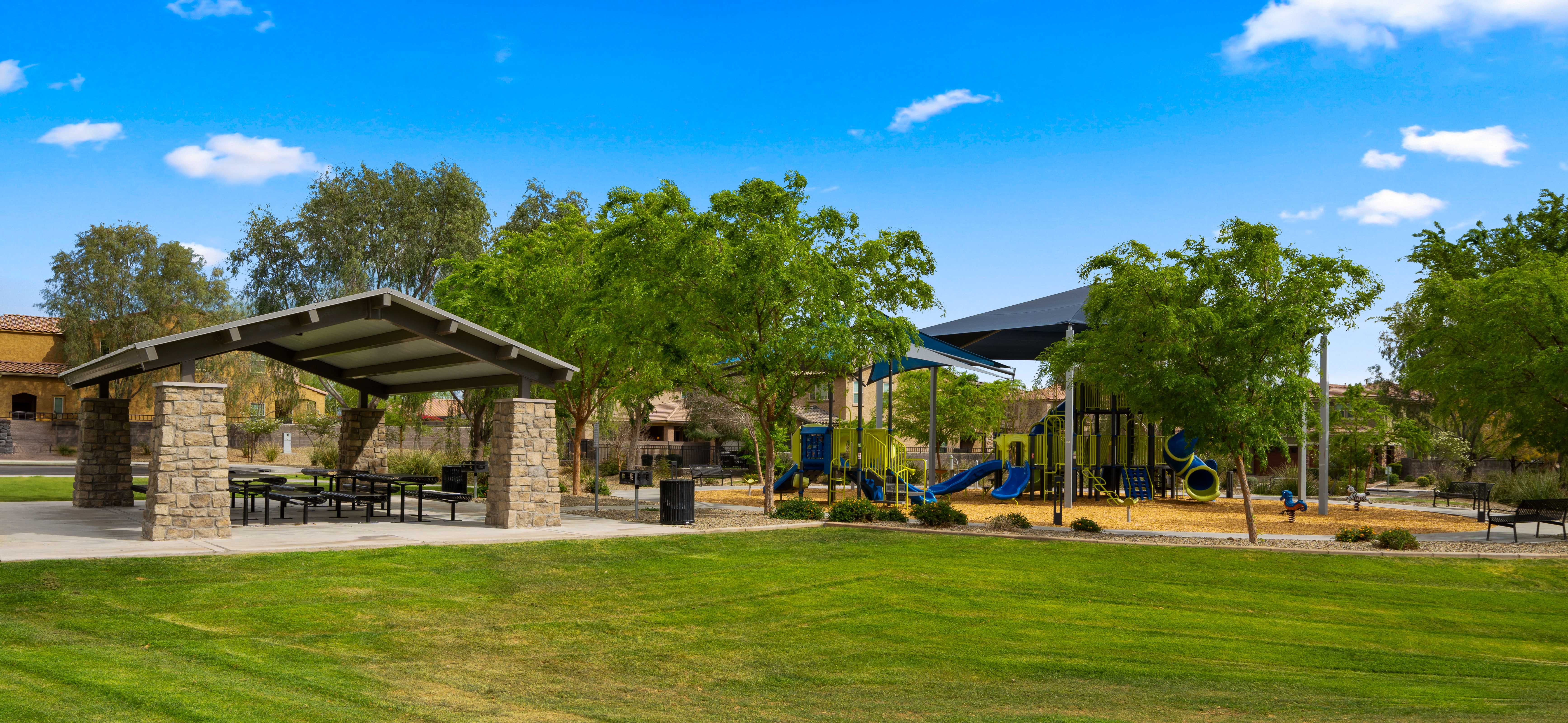 4724 E Parkside Lane 