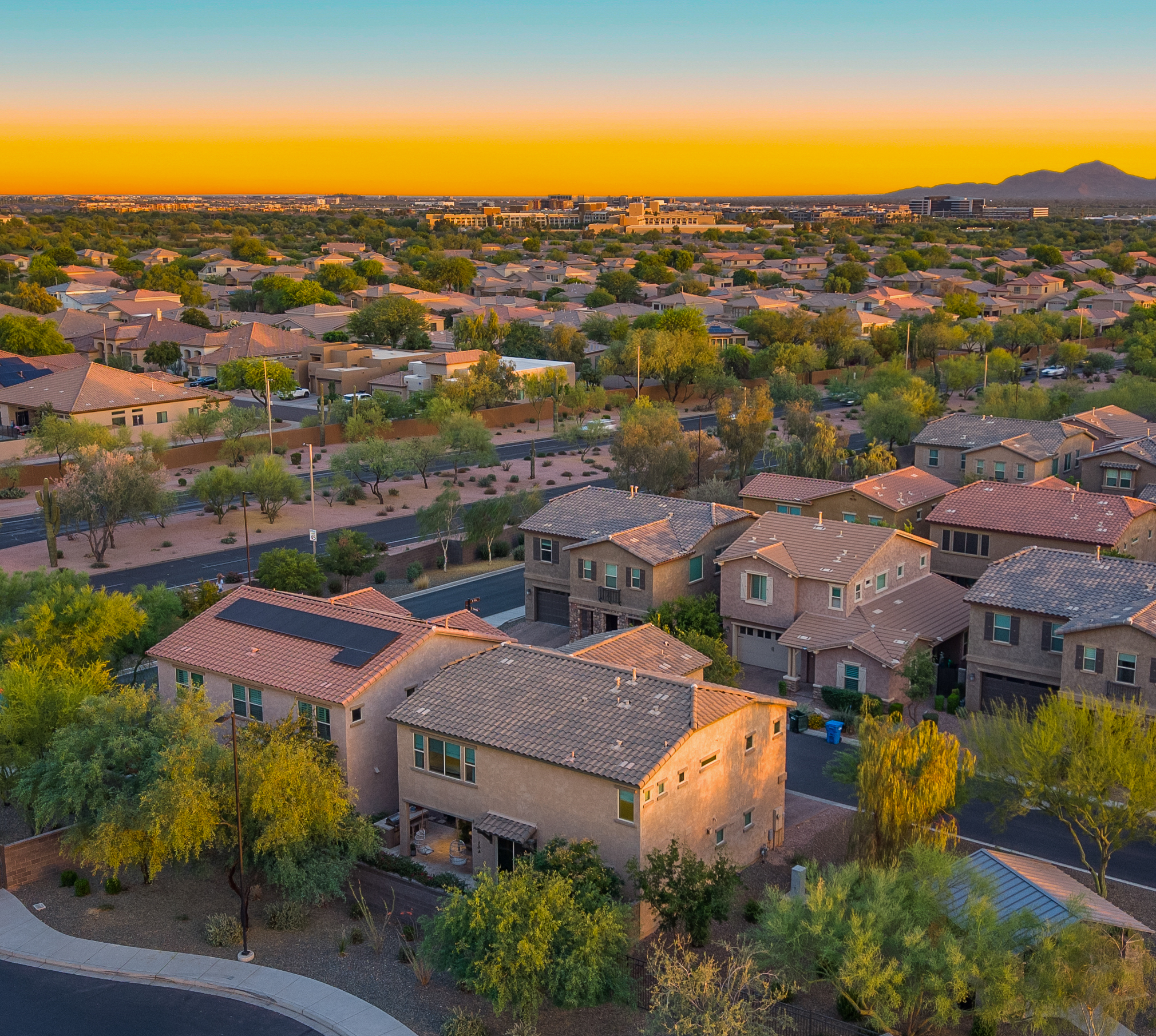 4724 E Parkside Lane 