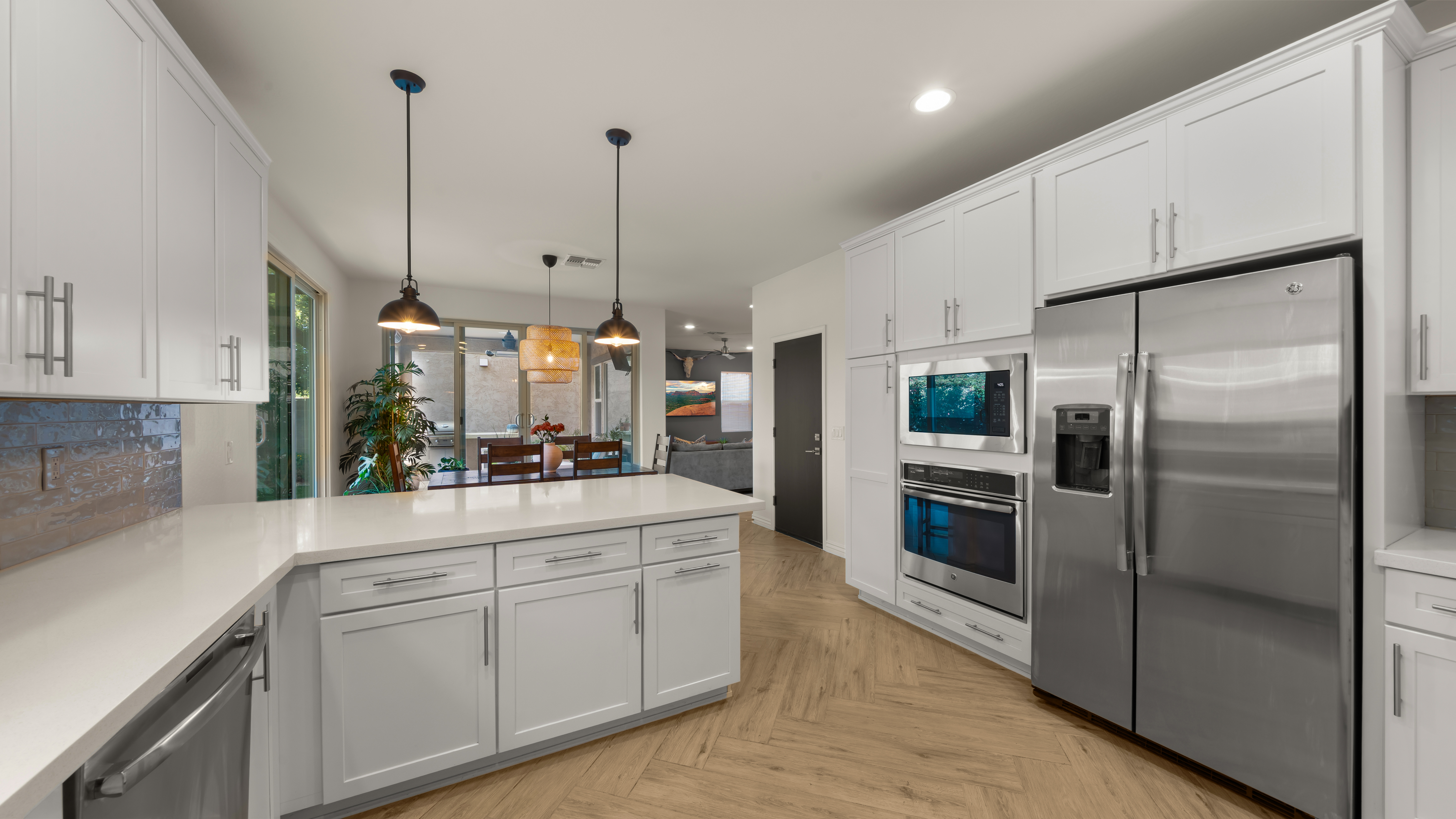 4724 E Parkside Lane 