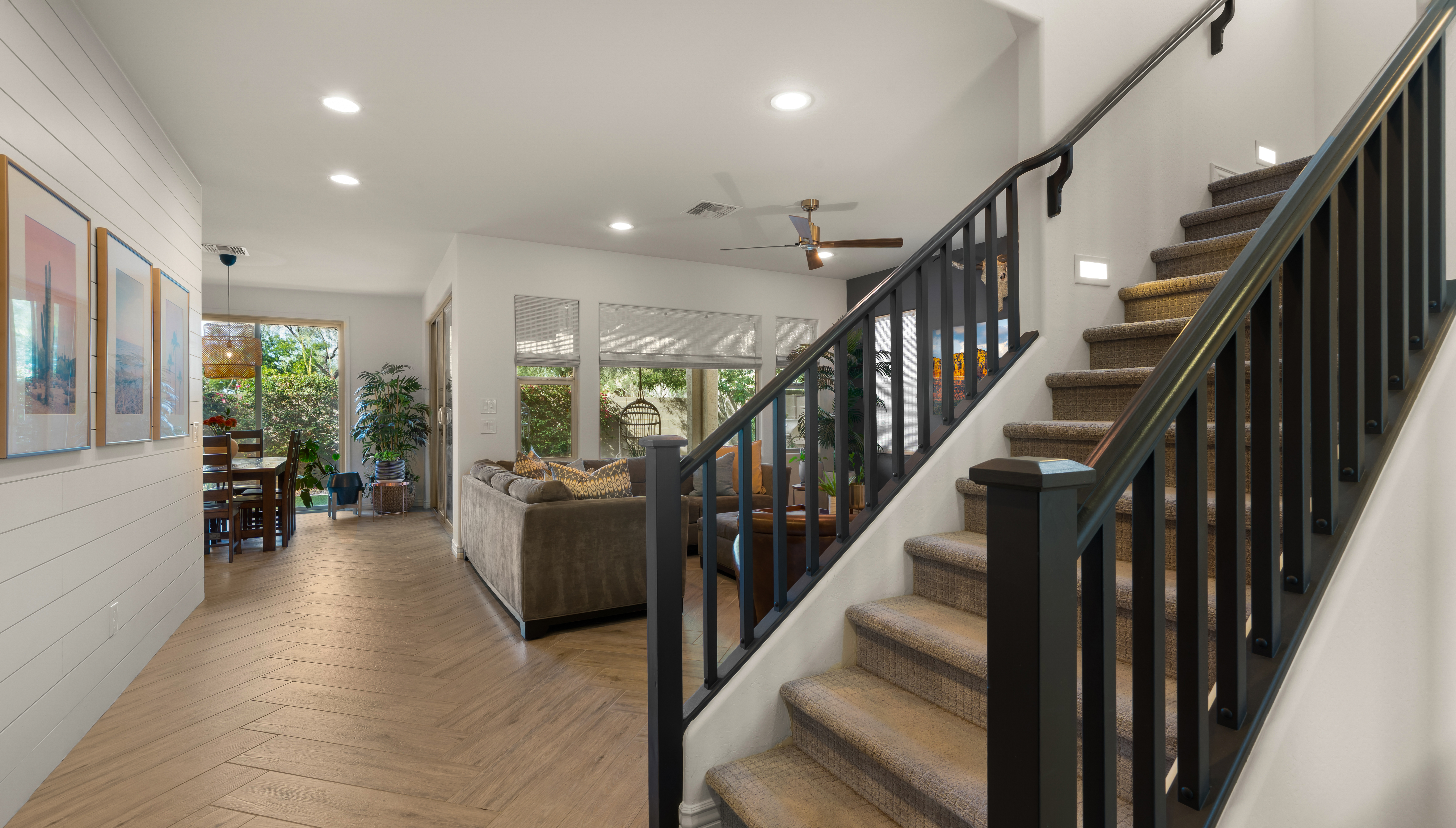 4724 E Parkside Lane 