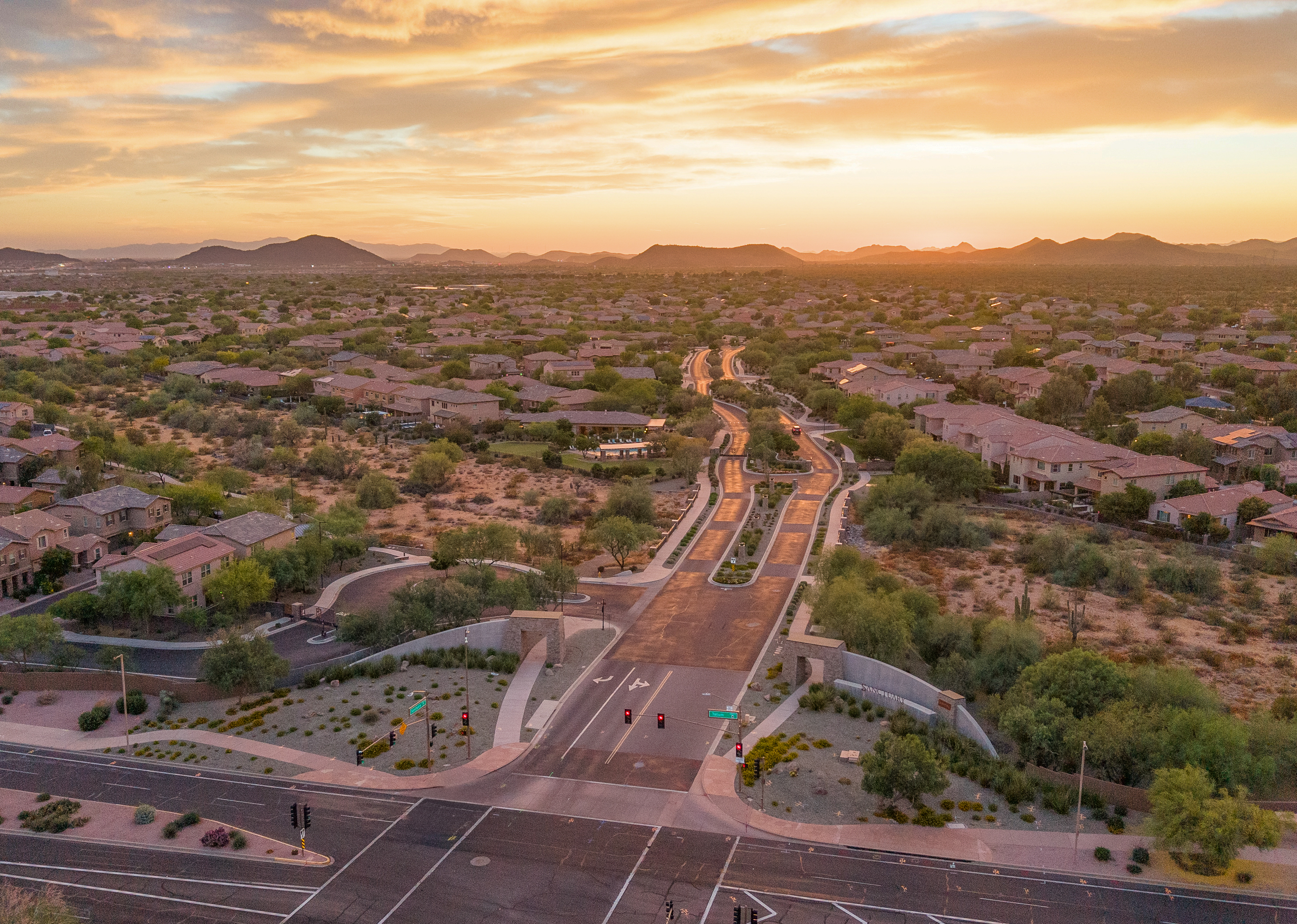 4724 E Parkside Lane 