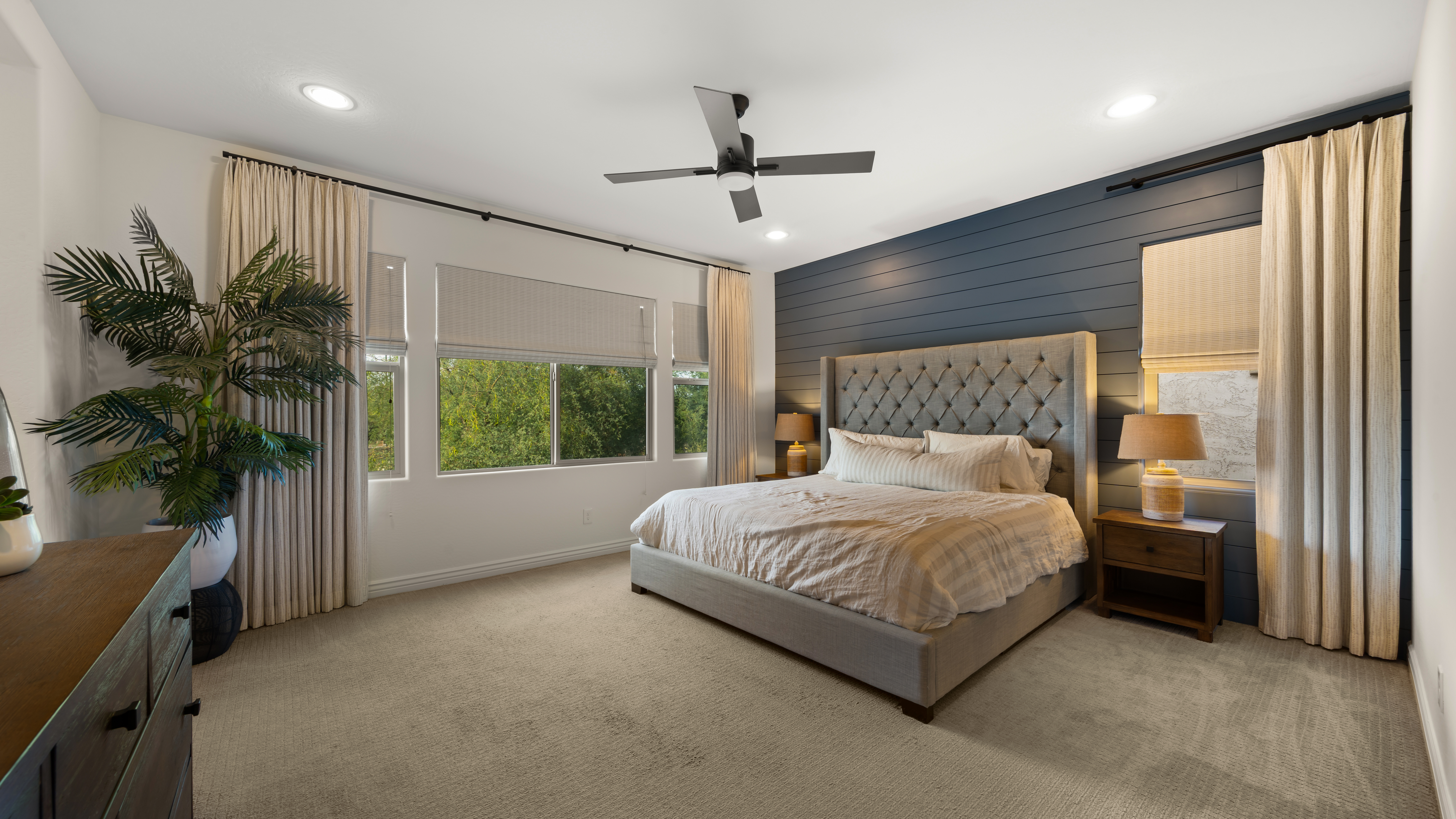 4724 E Parkside Lane 