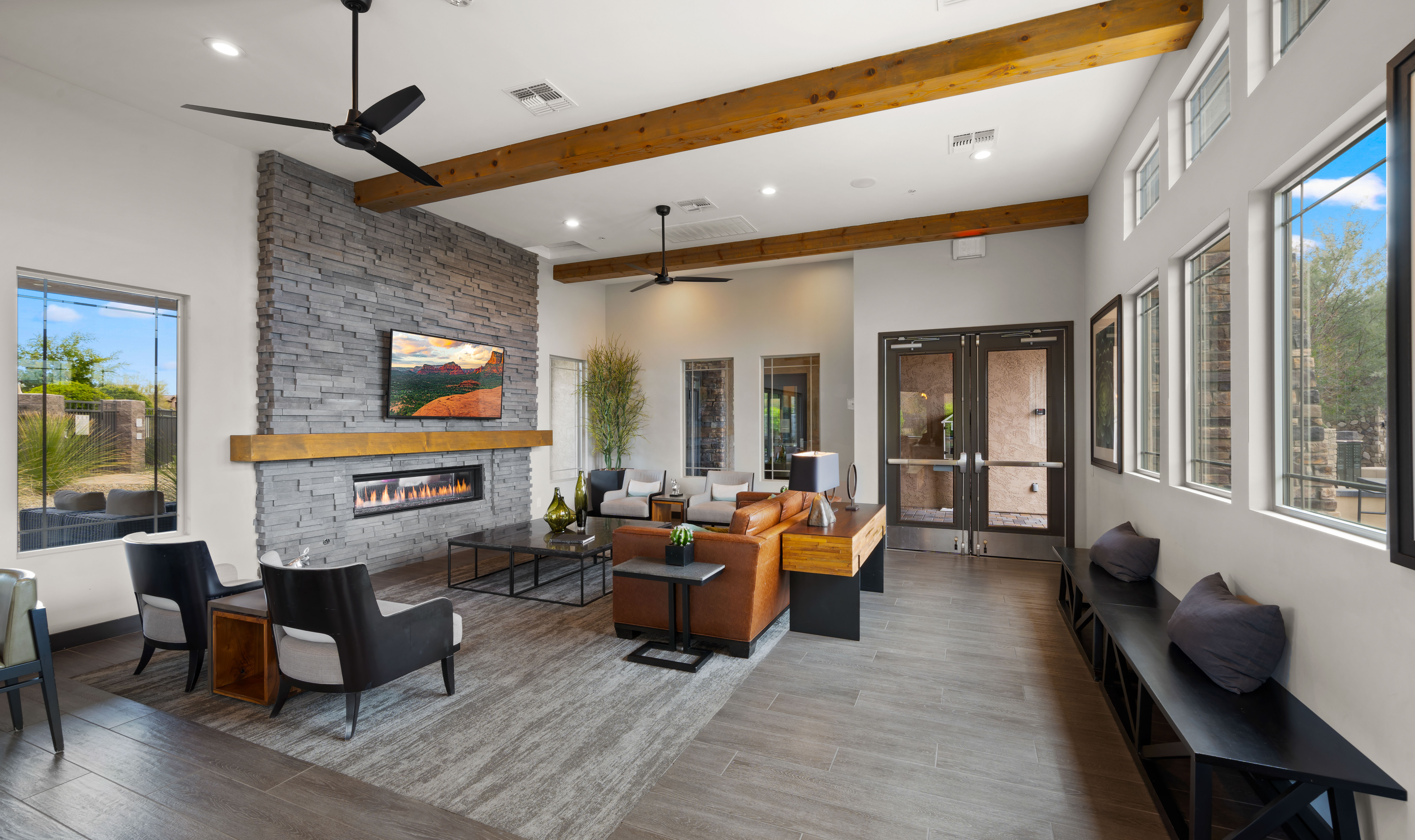 4724 E Parkside Lane 