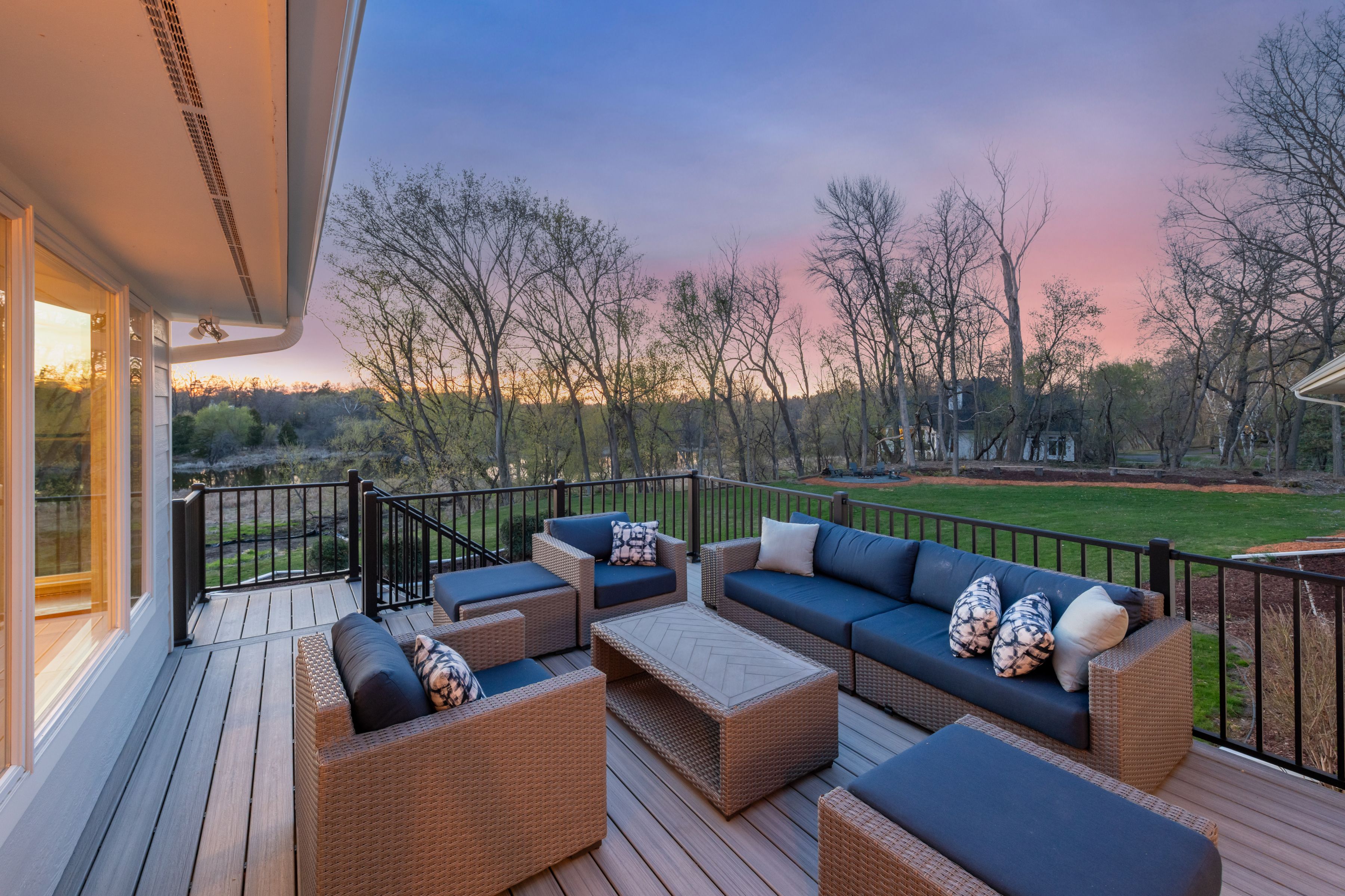 1155 Heritage Lane 